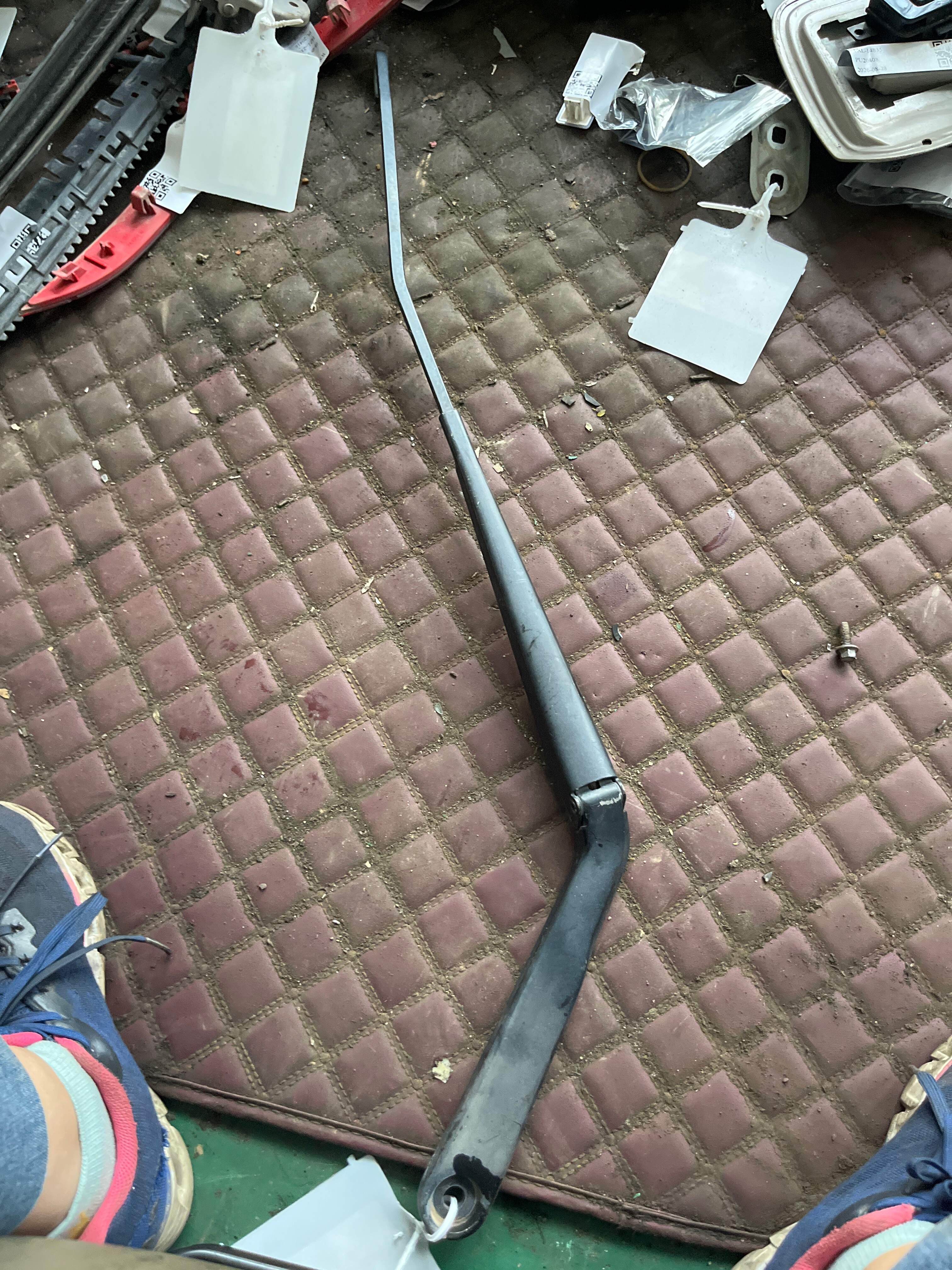 97062802900 Front Windshield Wiper Arm, Right