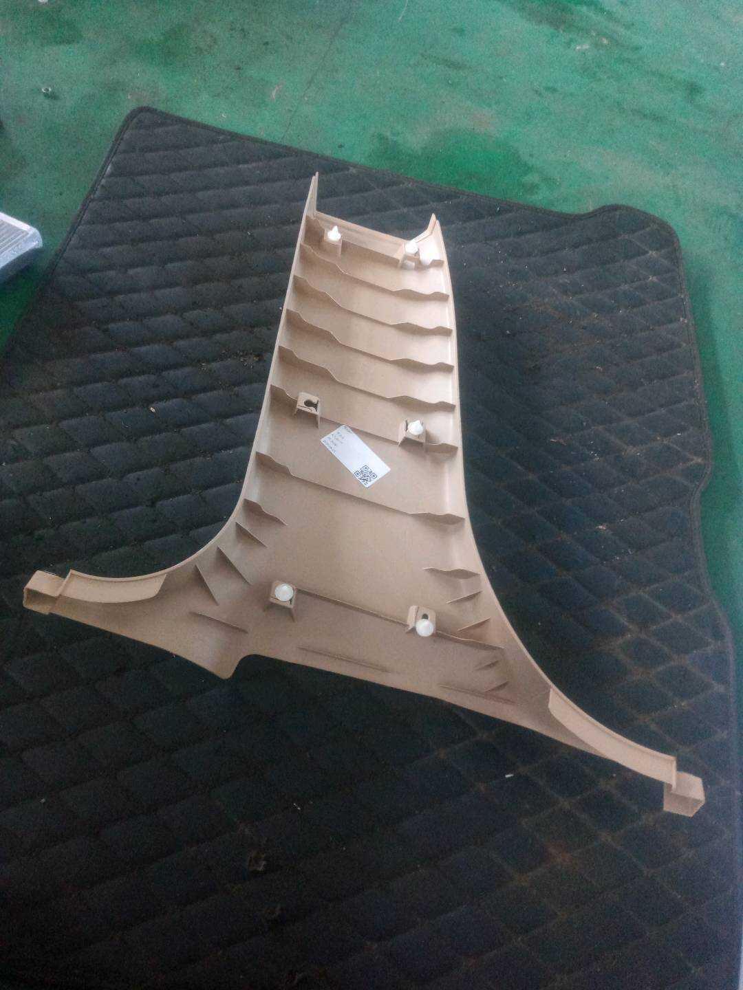 51437324364 B柱内衬（右下）