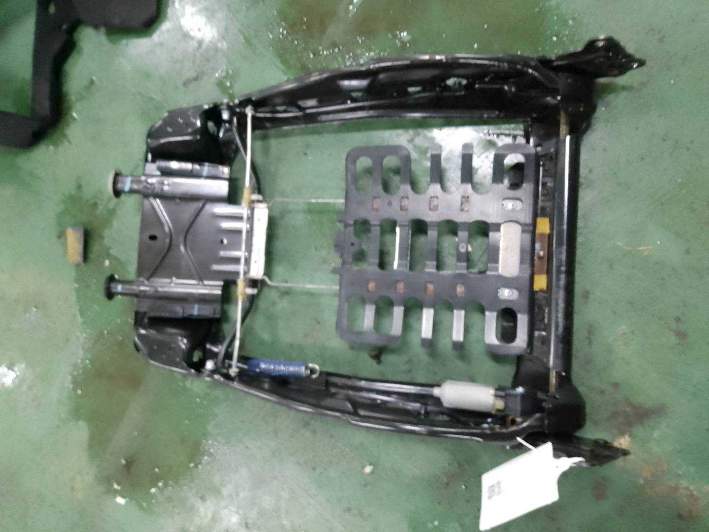 L4FD881045R 驾驶员座椅靠背骨架