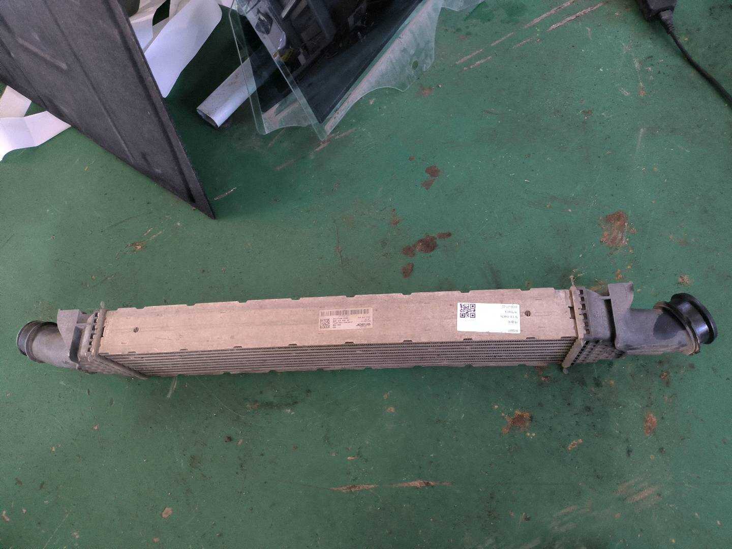 8W0145805 增压中冷器