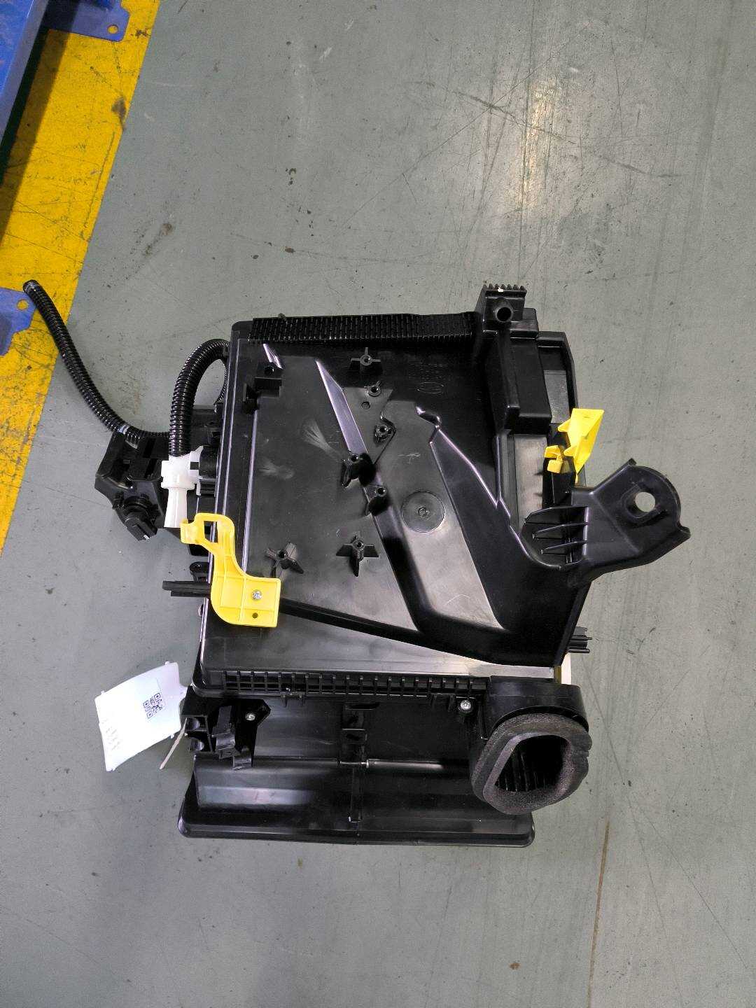 SC8100100B 蒸发器箱体总成