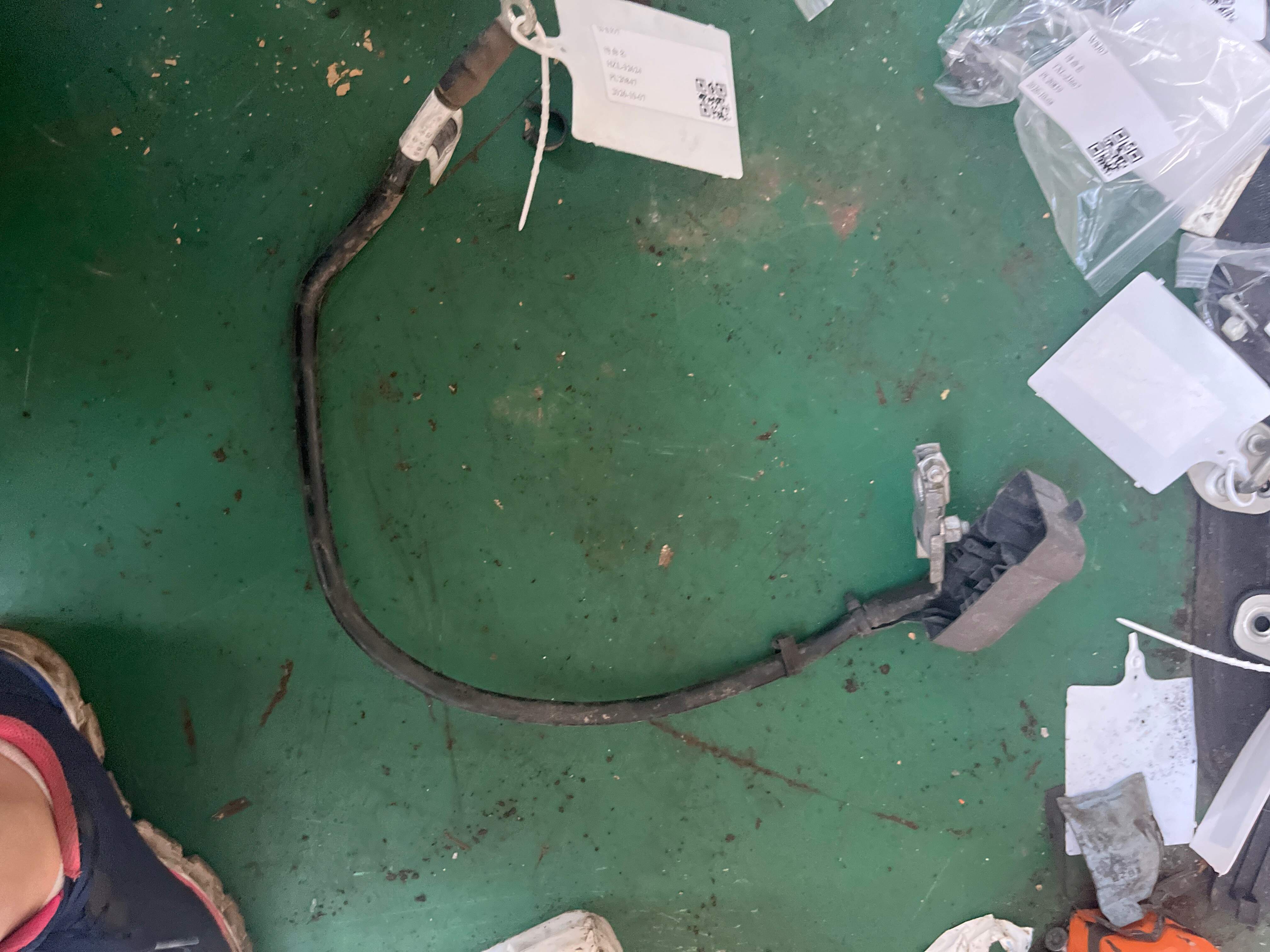 MEF4002911 蓄电池负极搭铁线束