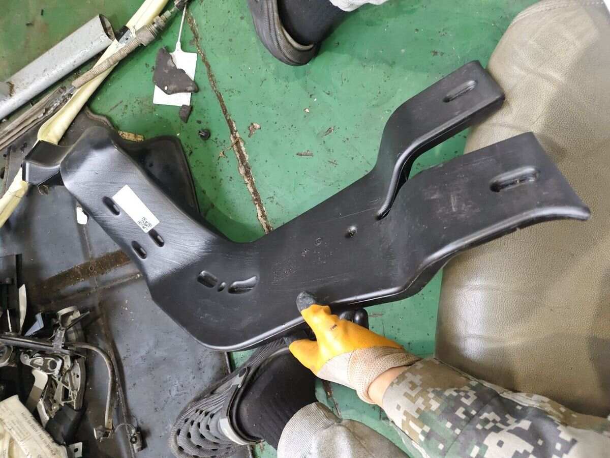 1K0819805D Floor Duct, Rear Left