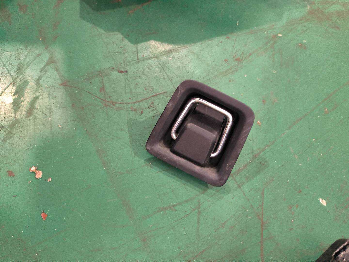 P0069268AF Trunk Hook