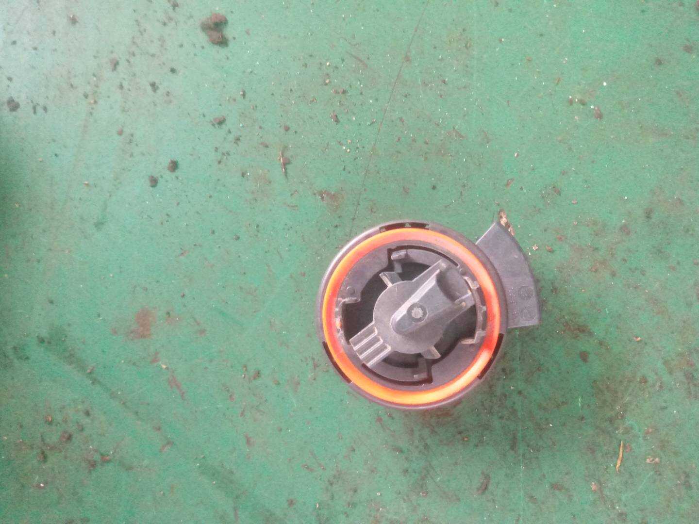 L4M0955557A 侧气囊传感器(右前)