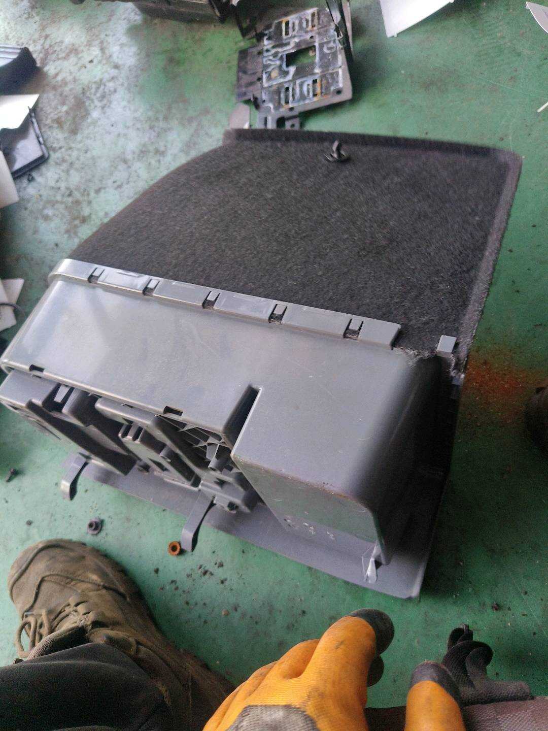 51477122415 盖板 蓄电池 12V40Ah