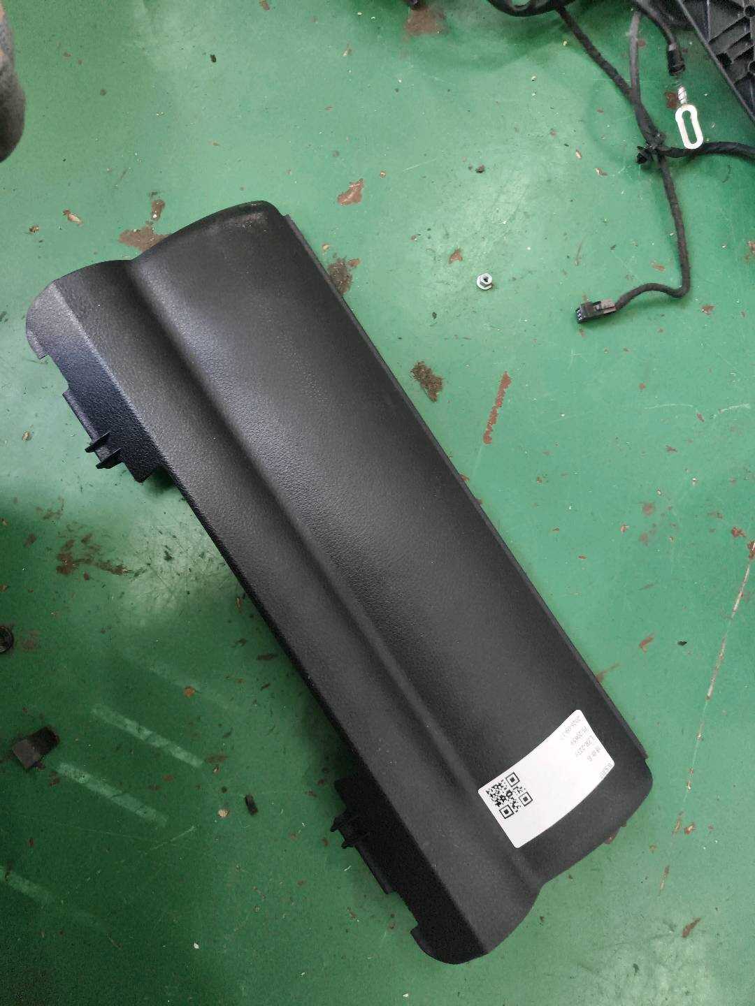 52107269695 副驾驶员座椅靠背骨架护面(下)