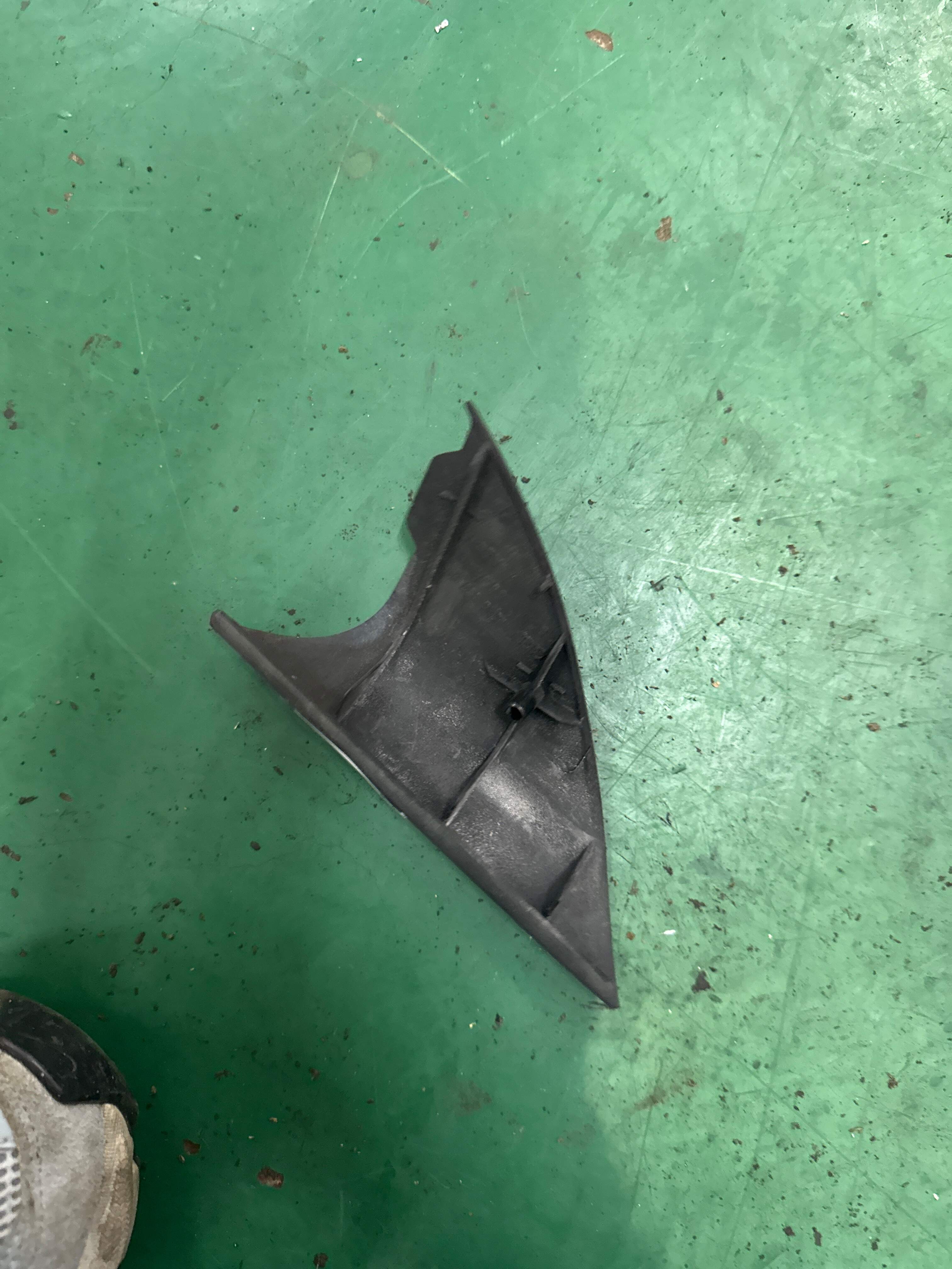 4B0857505 倒车镜三角饰板（左内