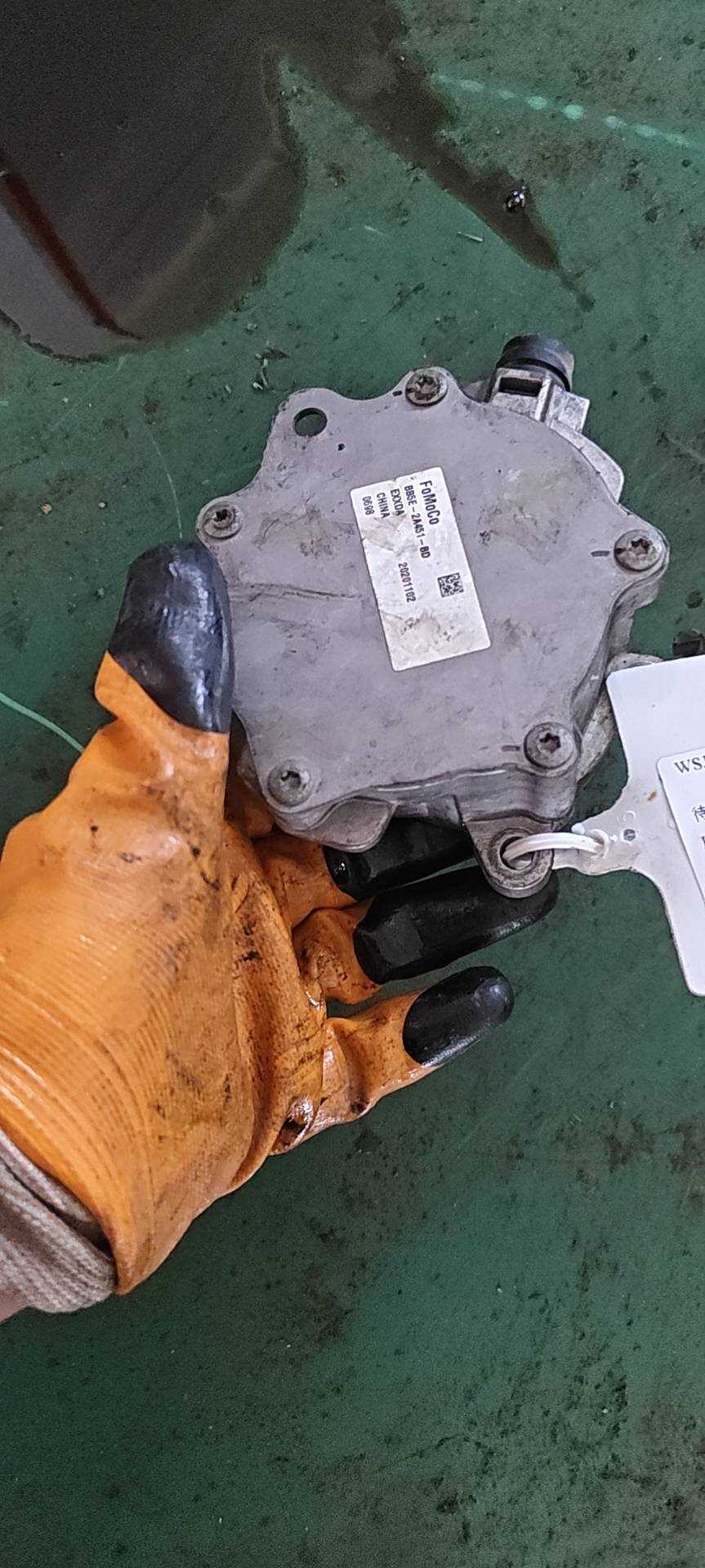 LR047384 Brake Vacuum Pump