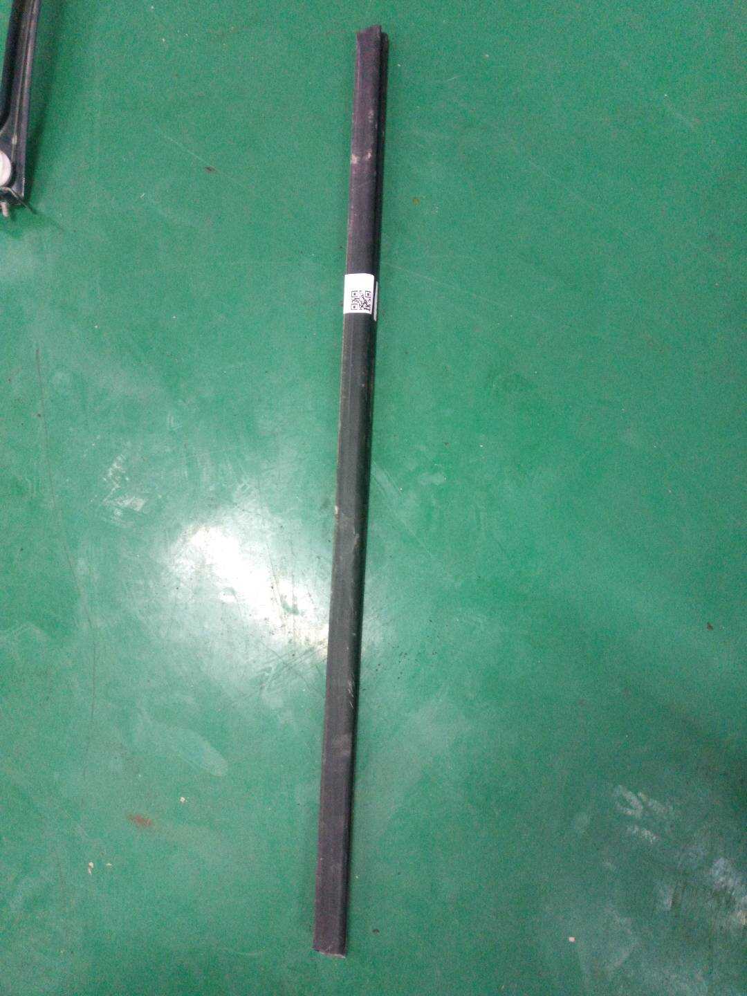 A1717250165 前门玻璃压条(左内)