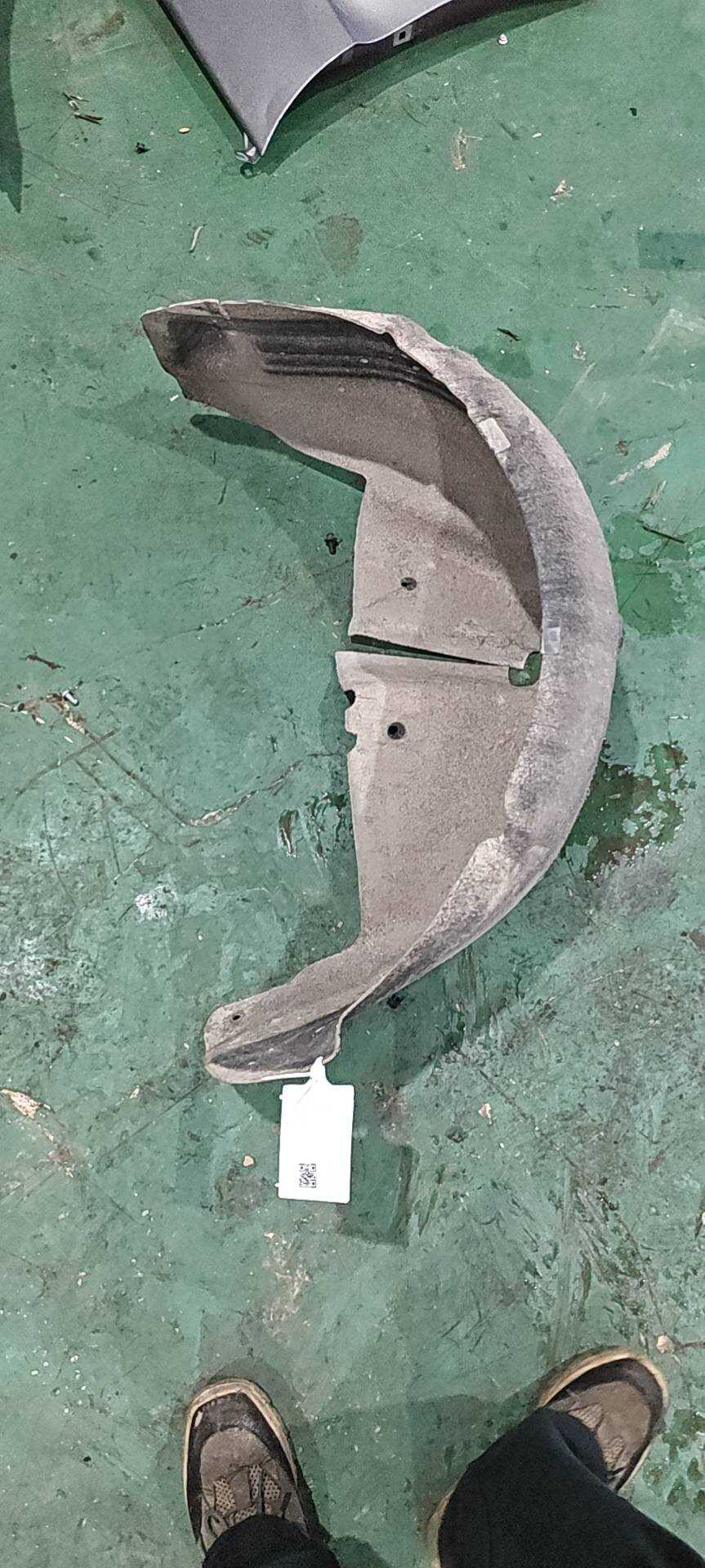 A1696982330 后叶子板内衬(左)