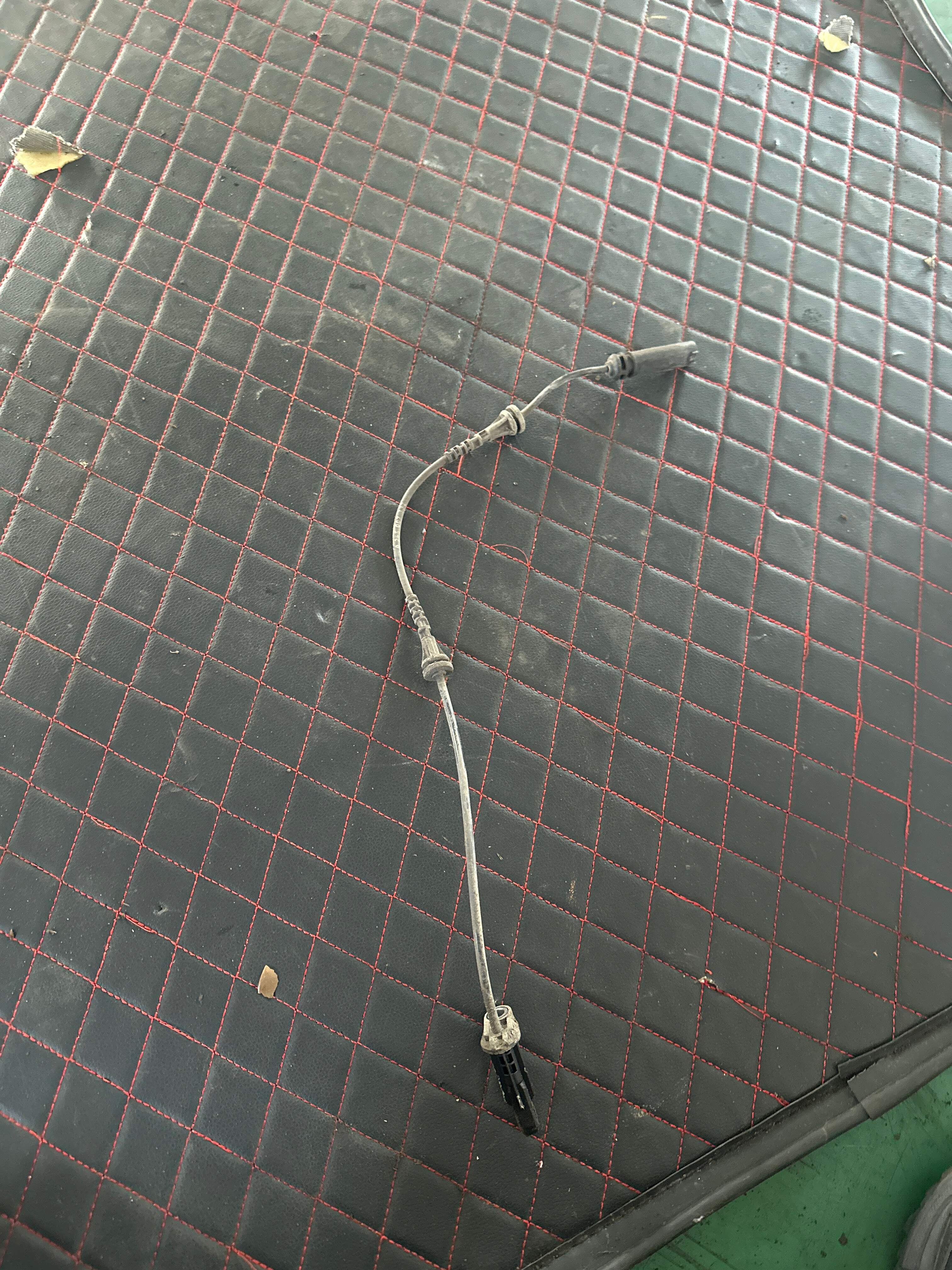 34526892609 ABS后轮传感器(右)