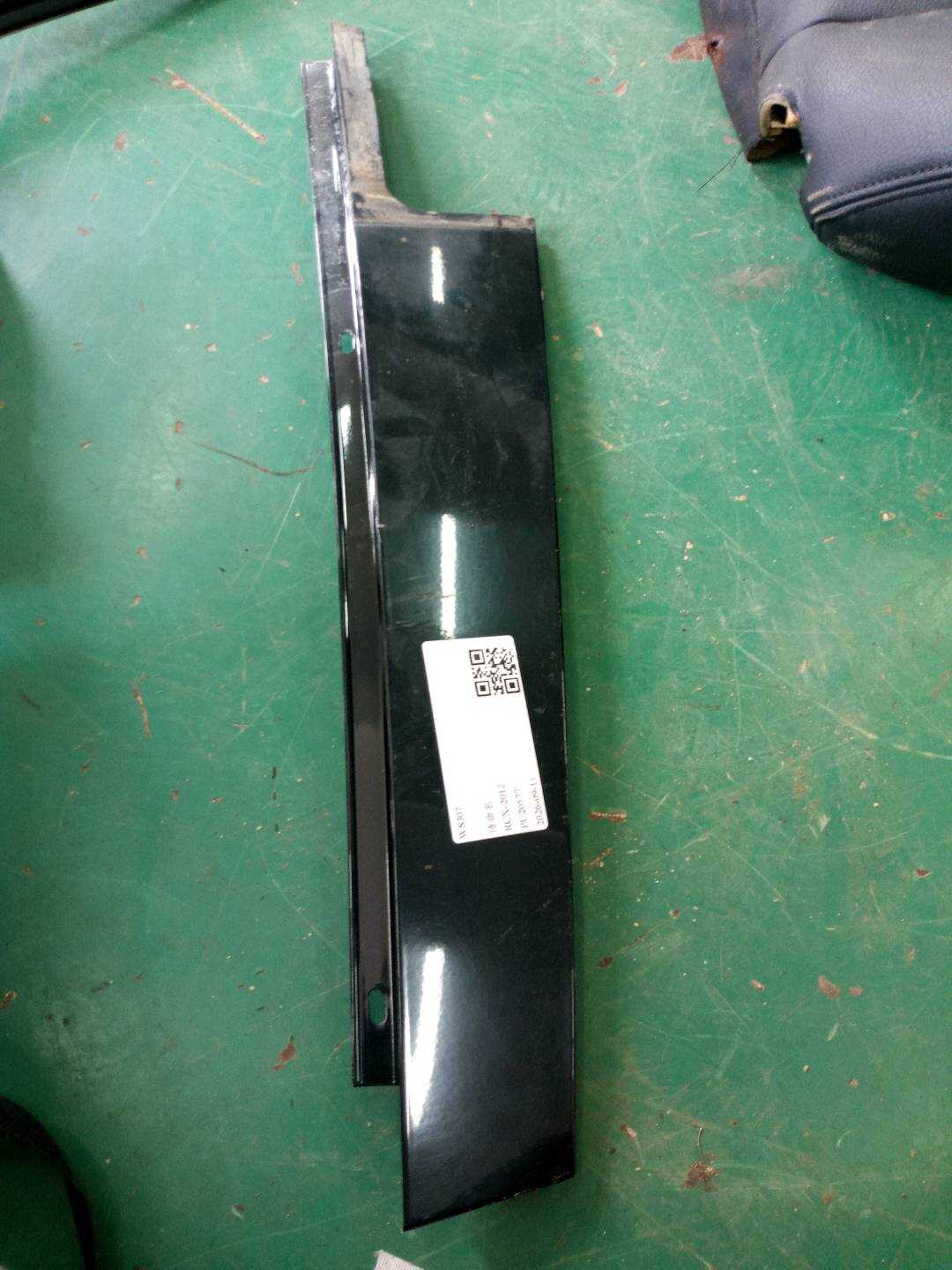 51357454163 后门窗框外饰板（左前）
