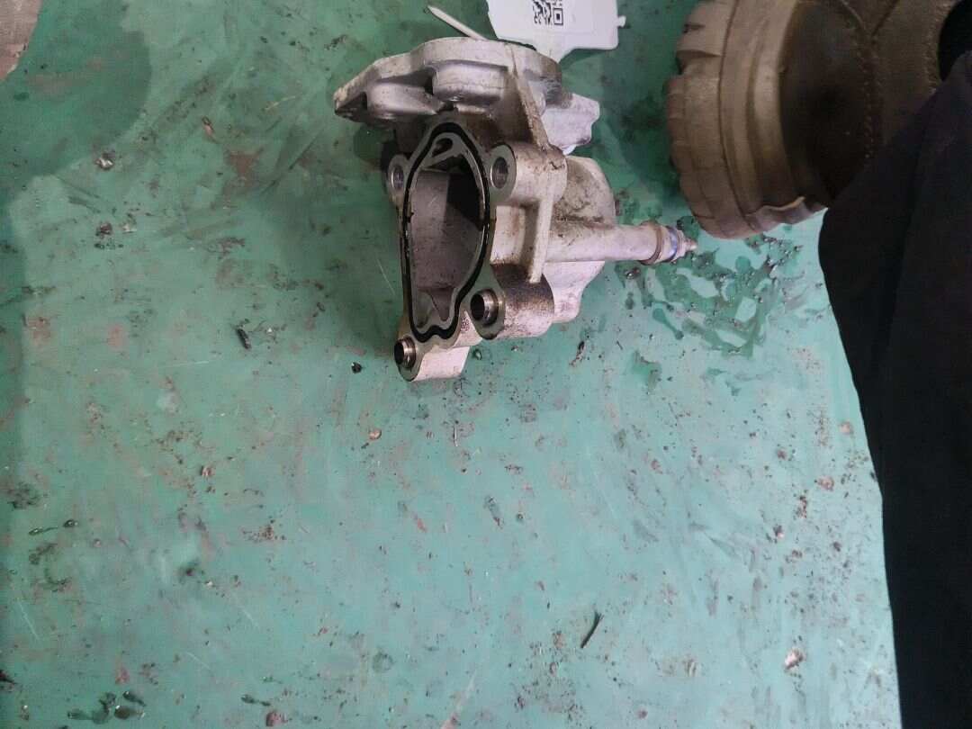 C2D28437 Fuel Pump Housing