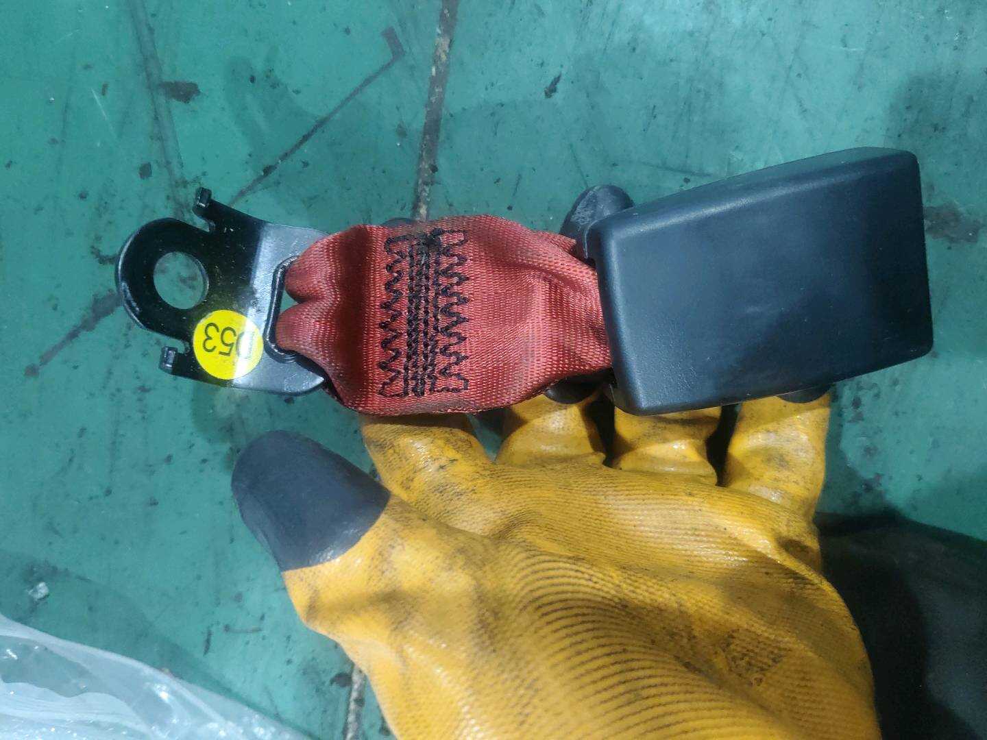 B012920 Rear Left Seat Belt Buckle Assembly