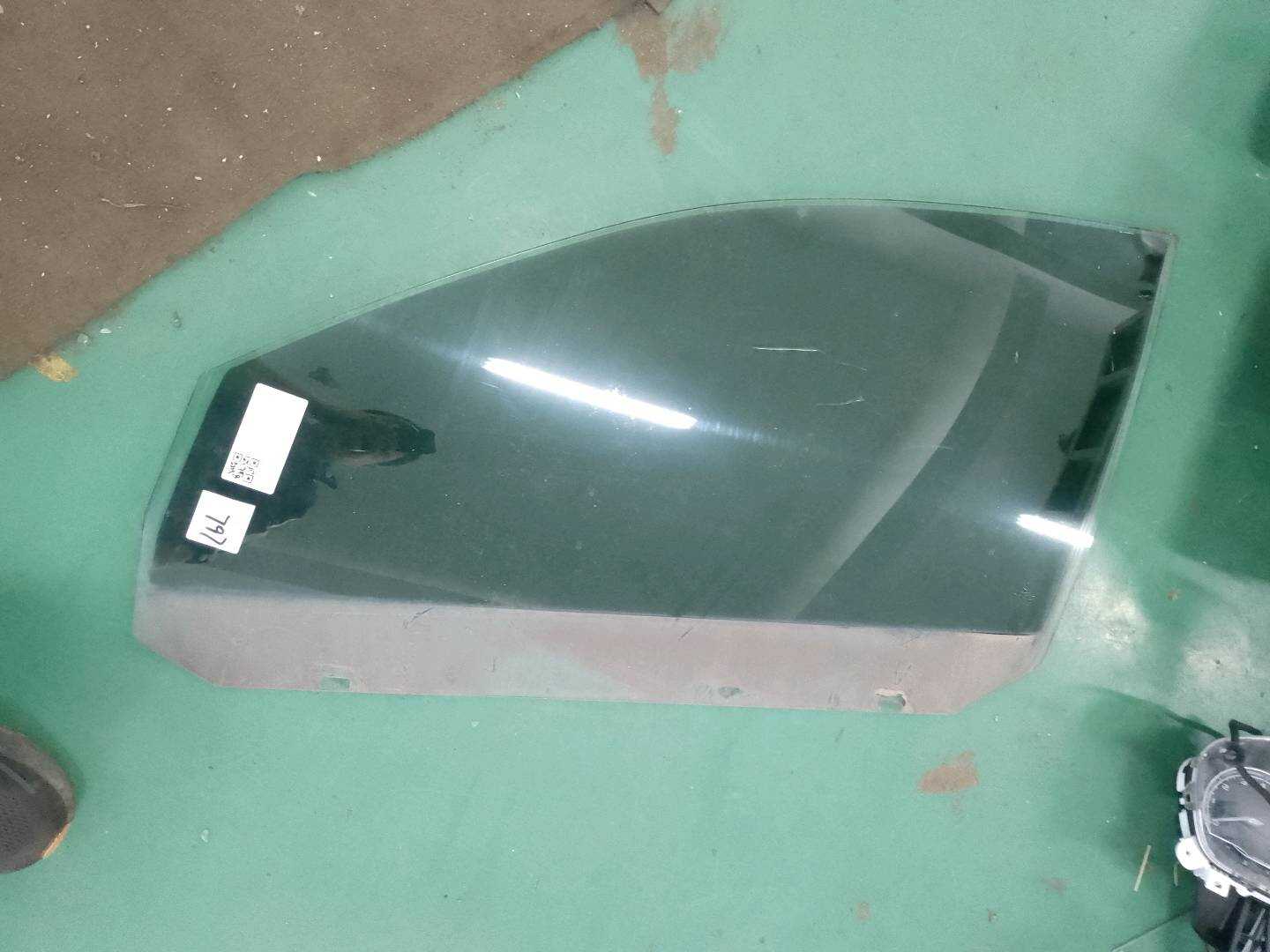 1K5845201B Front Door Glass, Left