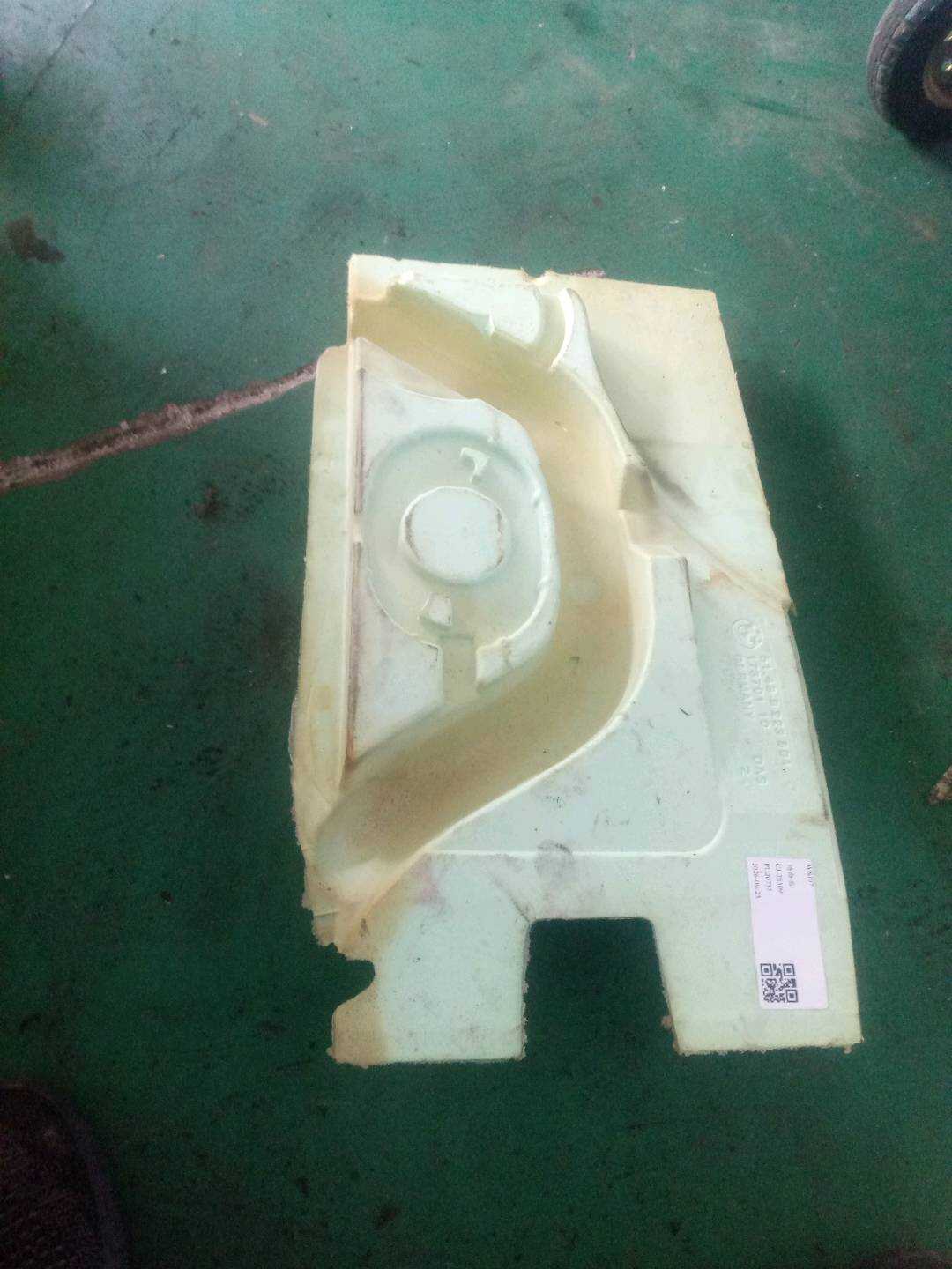 51488223504 变速器传动轴盖板填充物（右前）
