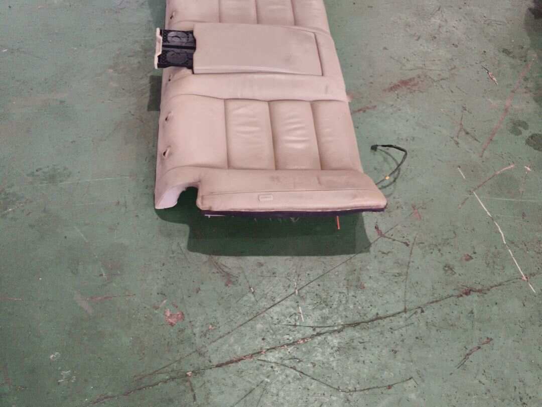 4FD885805 后座椅靠背面罩