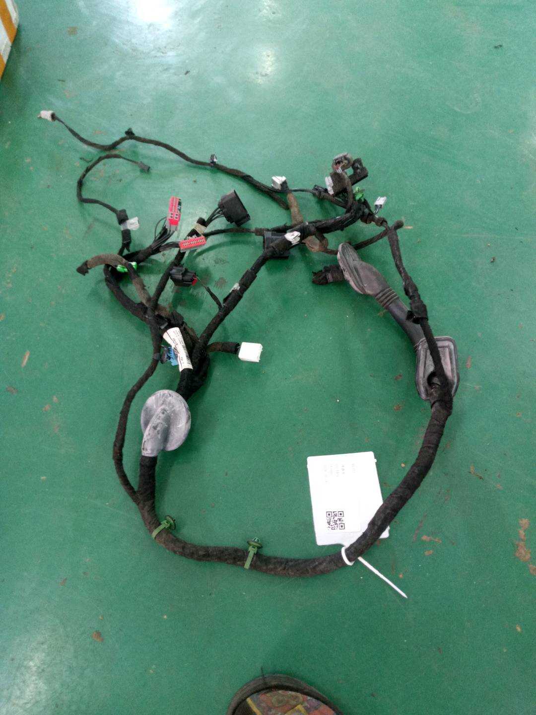 LR028679 Front Door Wiring Harness, Right