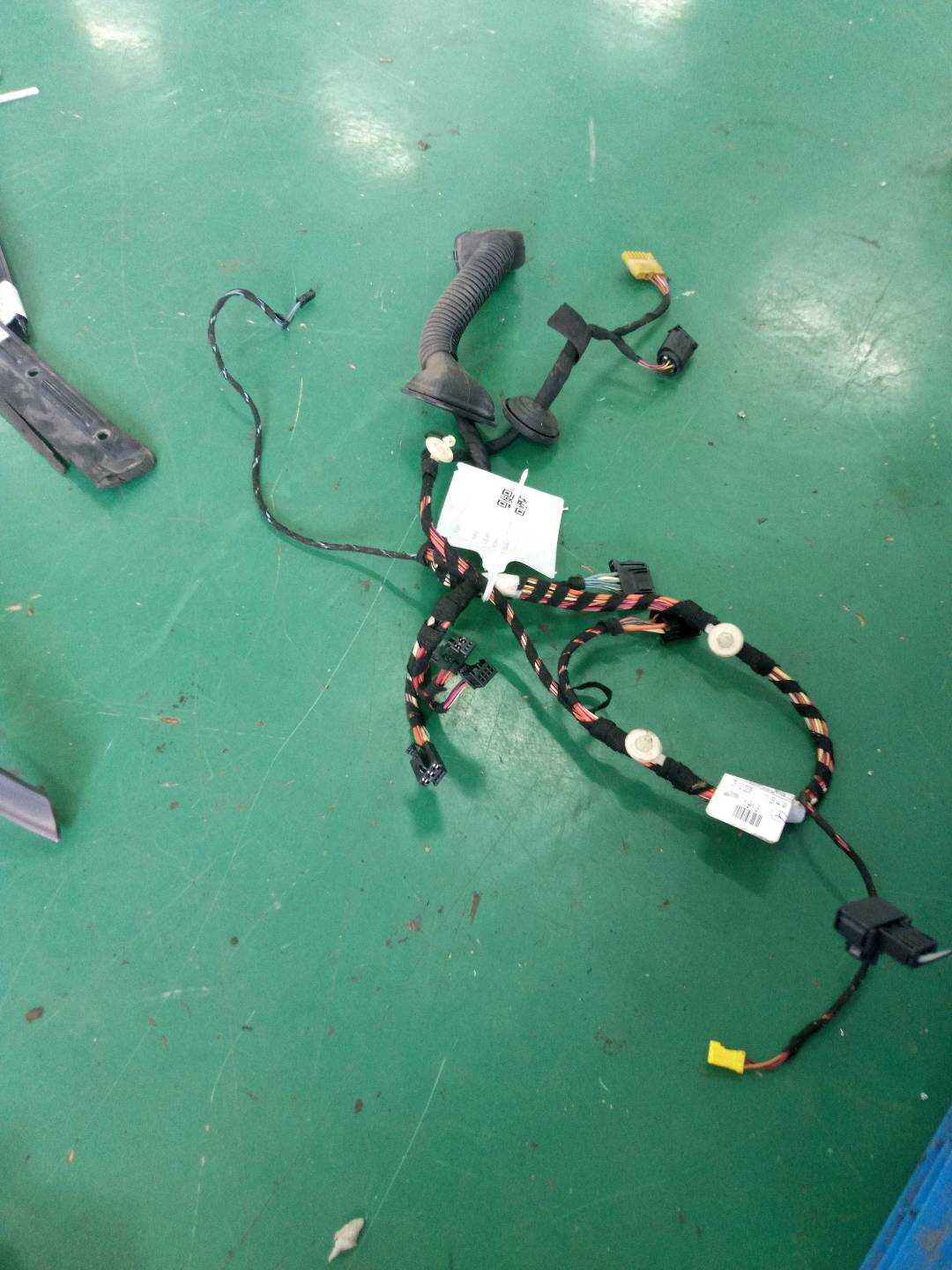 A2514401913 前门线束(右)