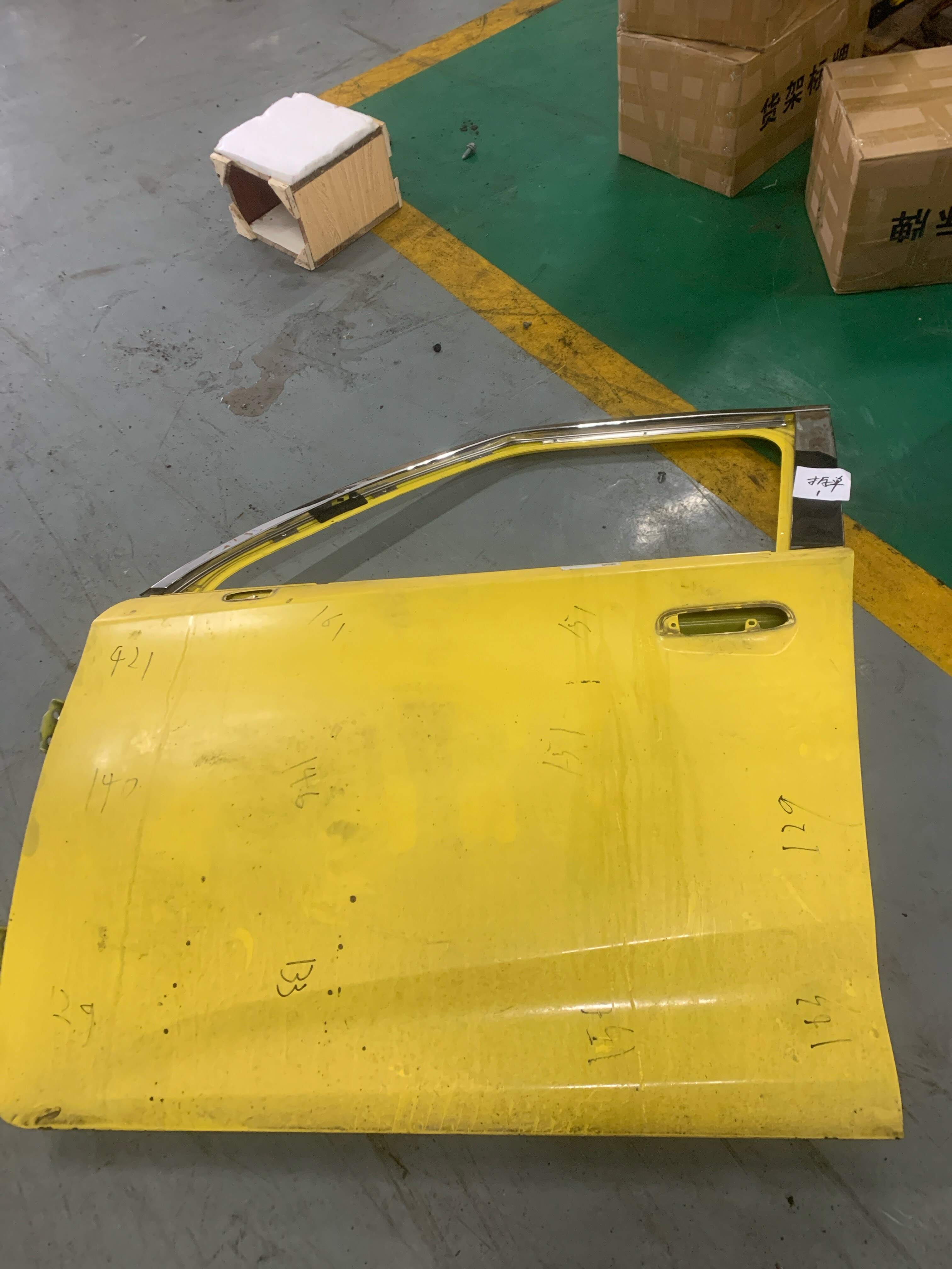10059995 Front Door Shell, Left
