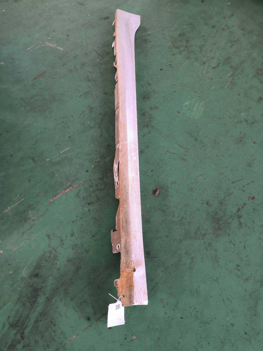 51779449468 底大边(右)