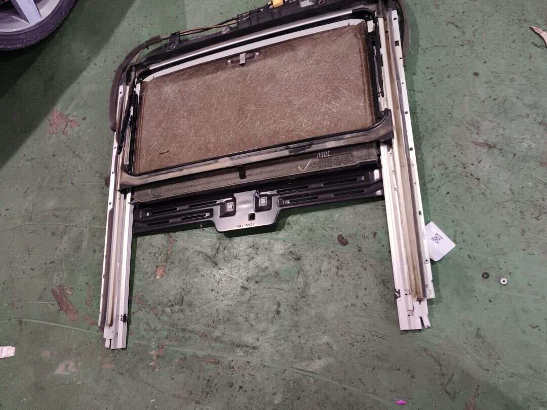 816204V000 天窗底座