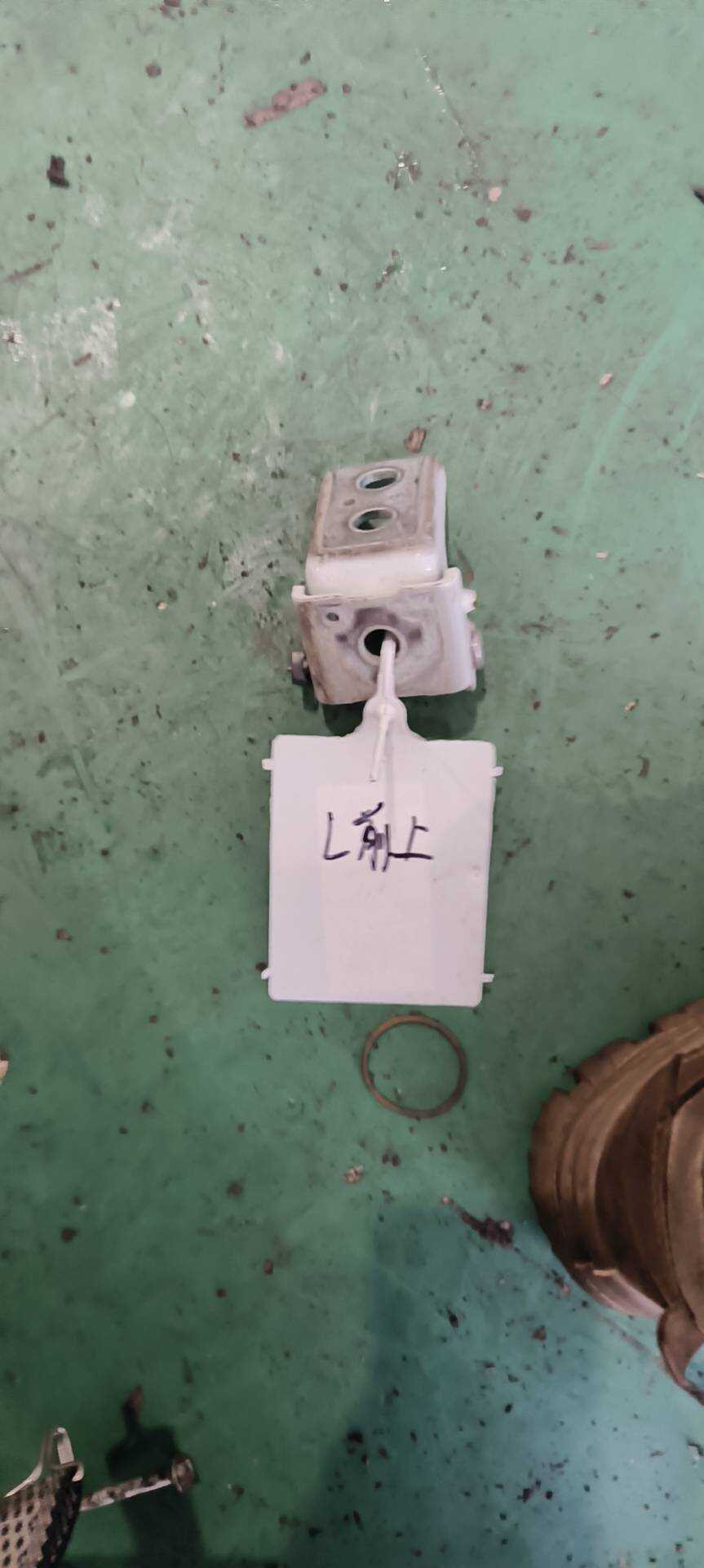 9802214680 前门铰链(左下)
