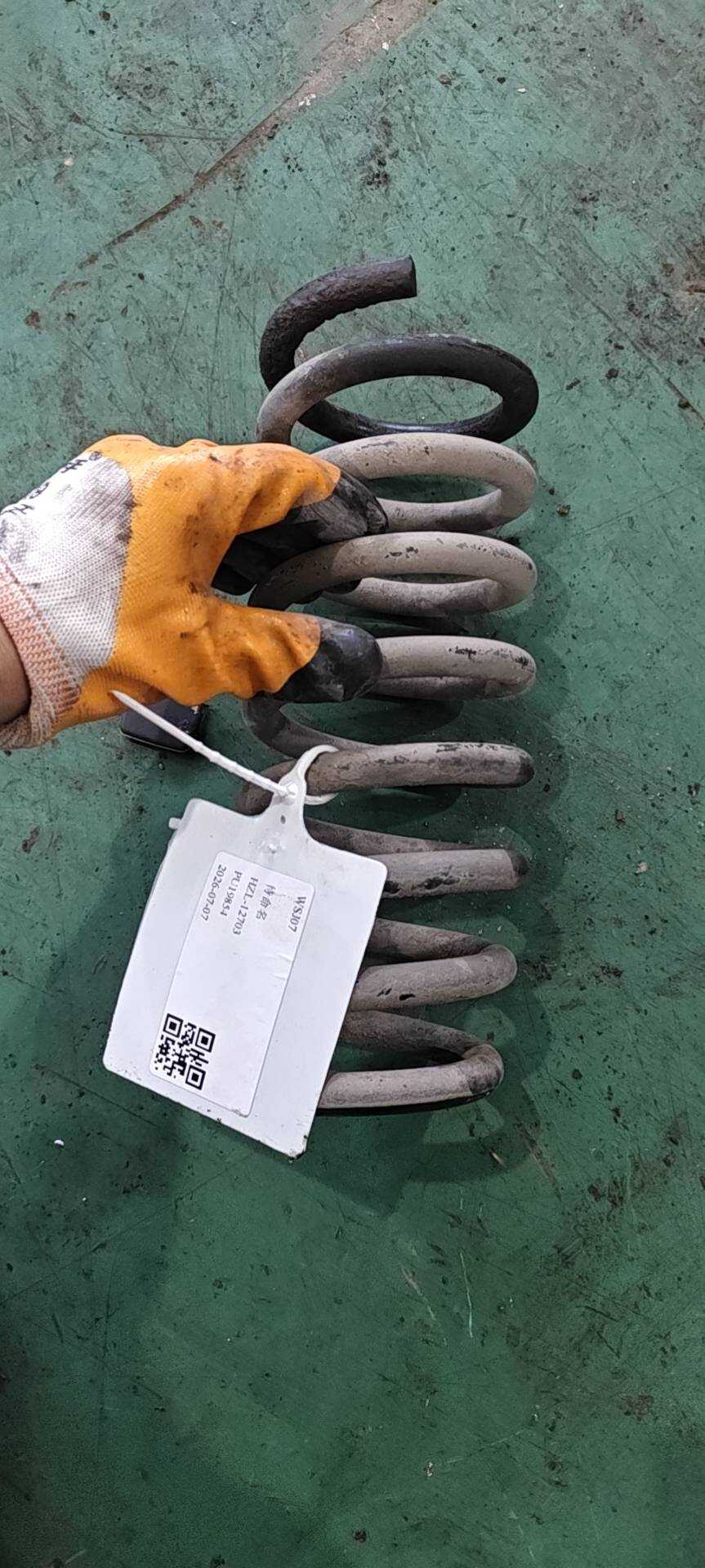 553502M000 后减震器螺旋弹簧