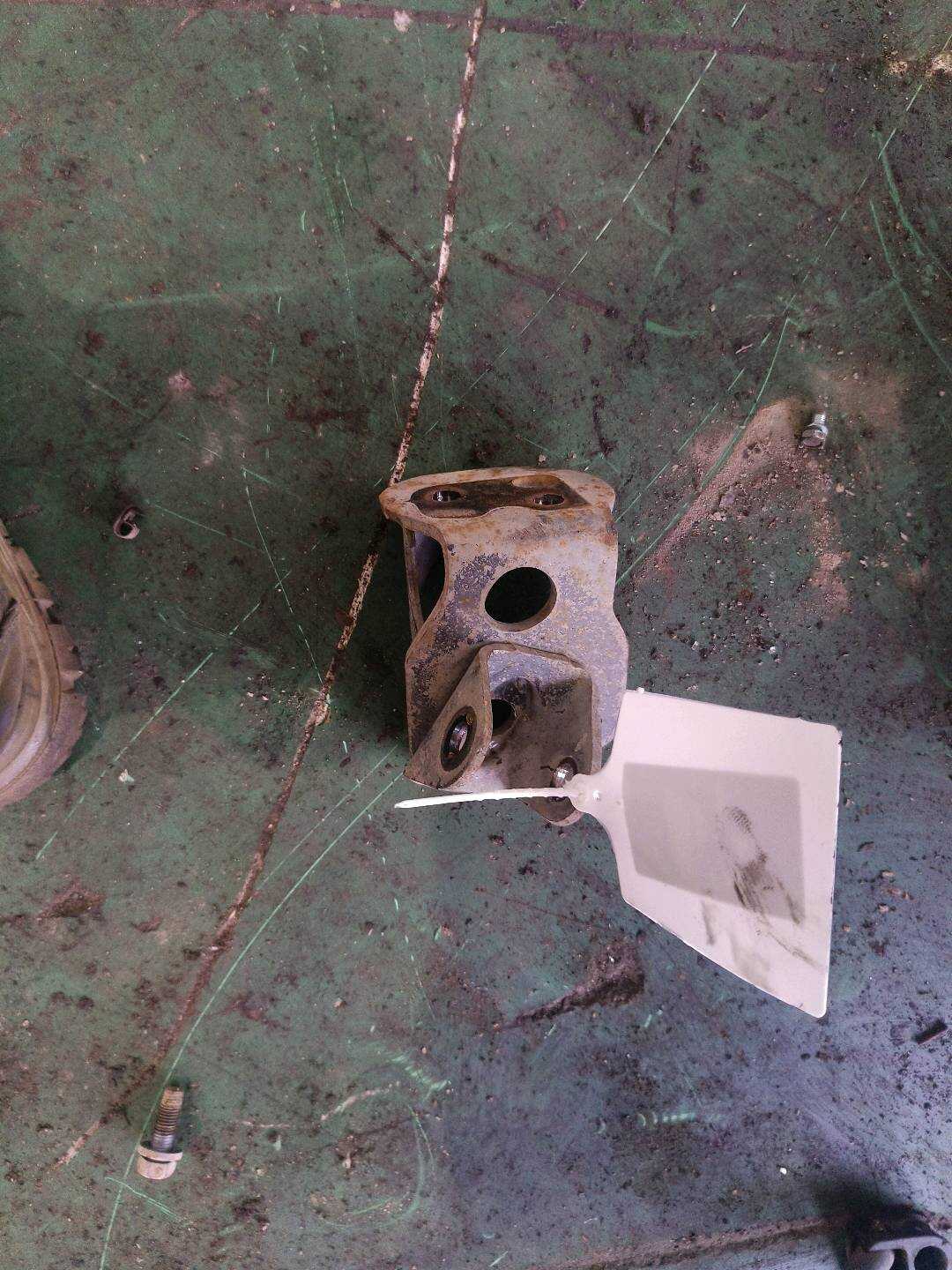 4850642010 Rear Shock Absorber Mount, Left