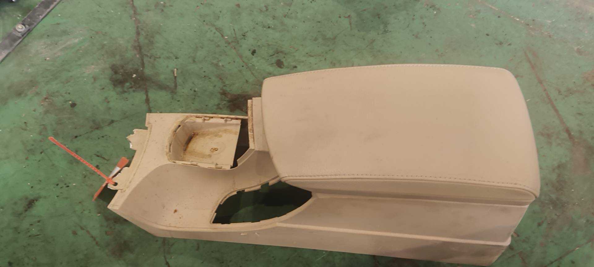 51163404789 Center Console Assembly