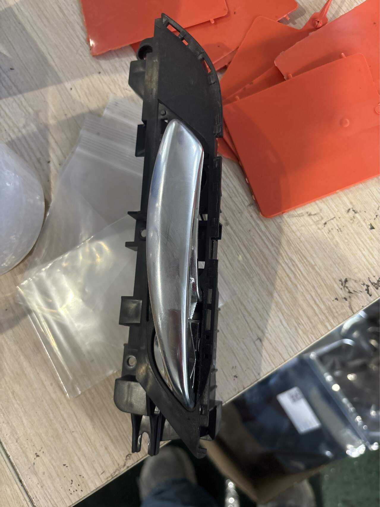 84906957 后门内拉手（左）