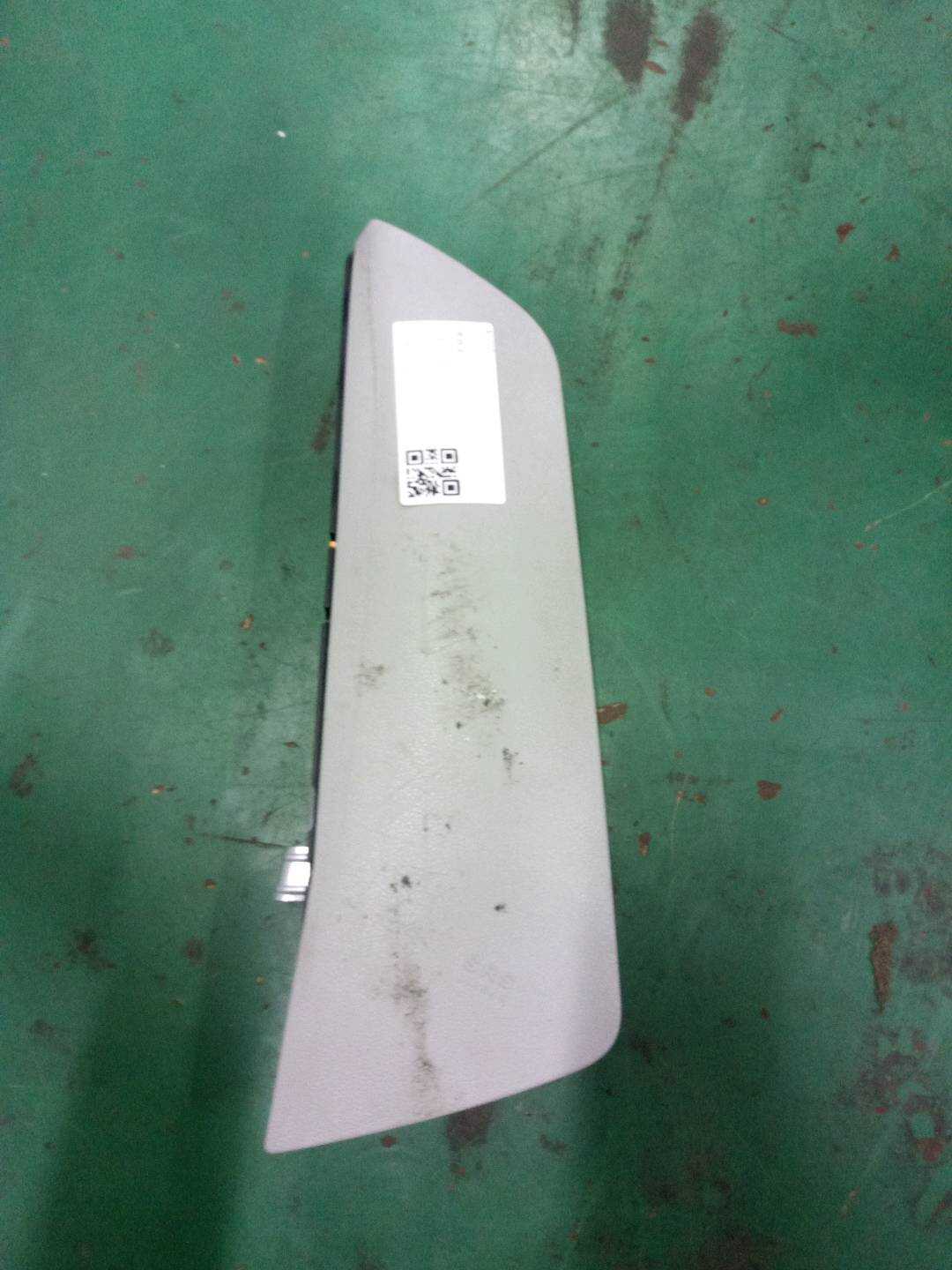 A16986038057E94 Front Seat Side Airbag, Right