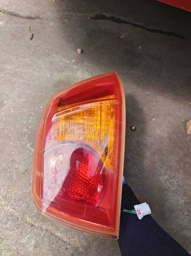 8330A668 外尾灯半总成（右）