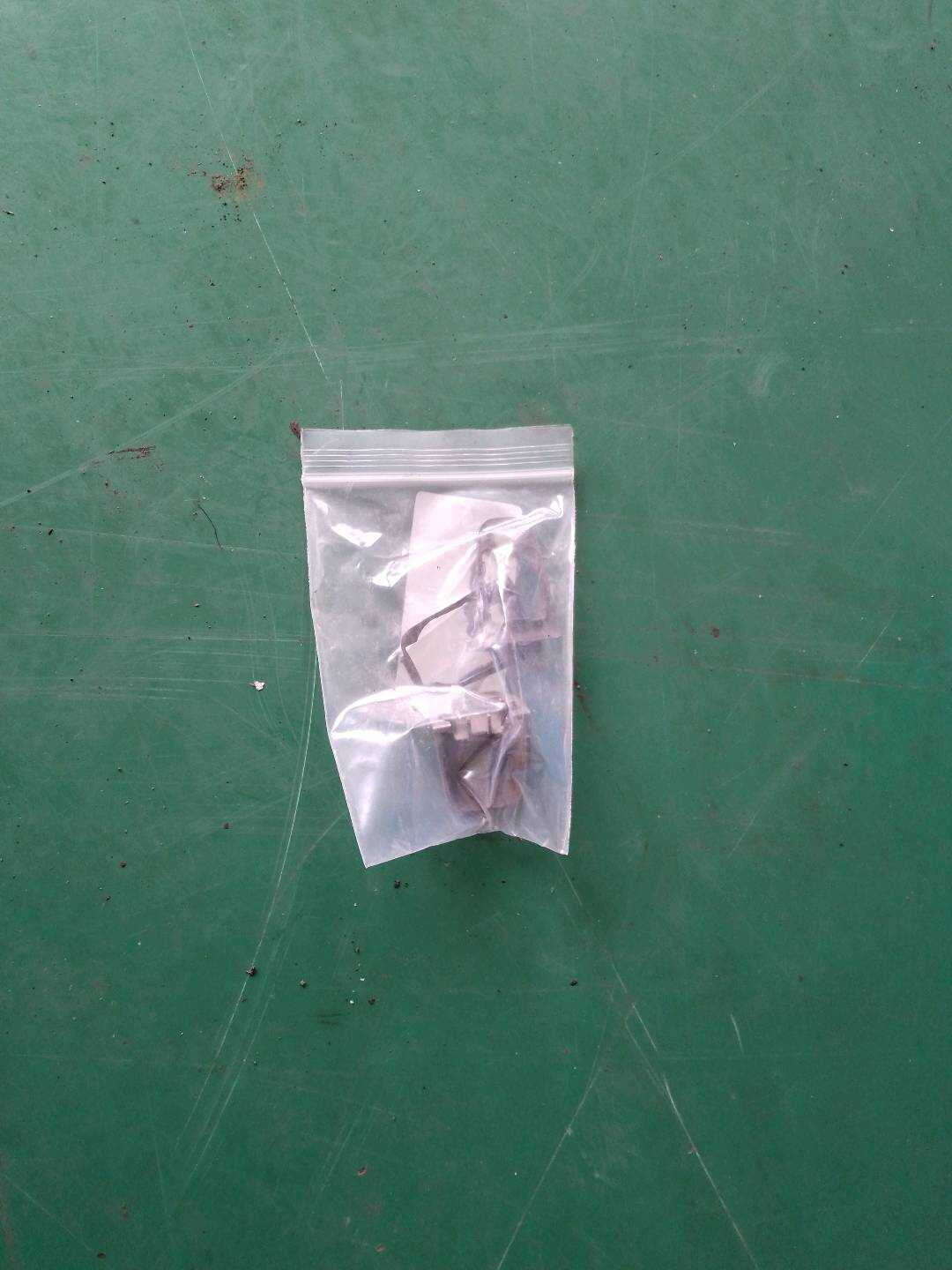 L8T0837879GRU 前门外拉手饰盖(左)