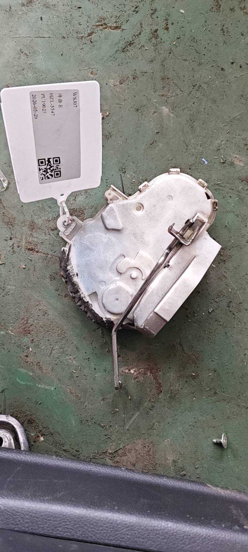 72610TW0H01 后门锁机构（右）