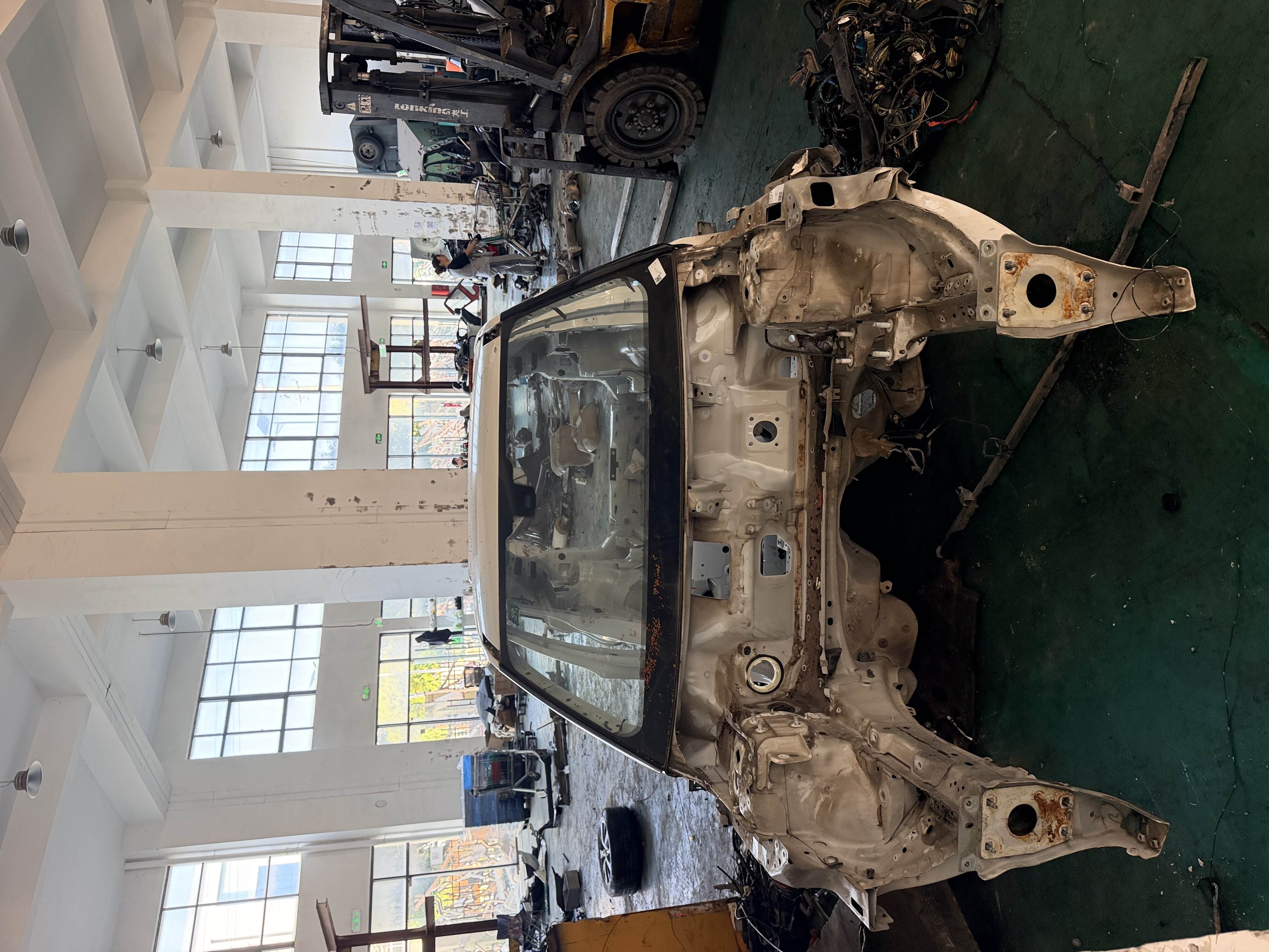 LR028441 Body Assembly (Body Shell)