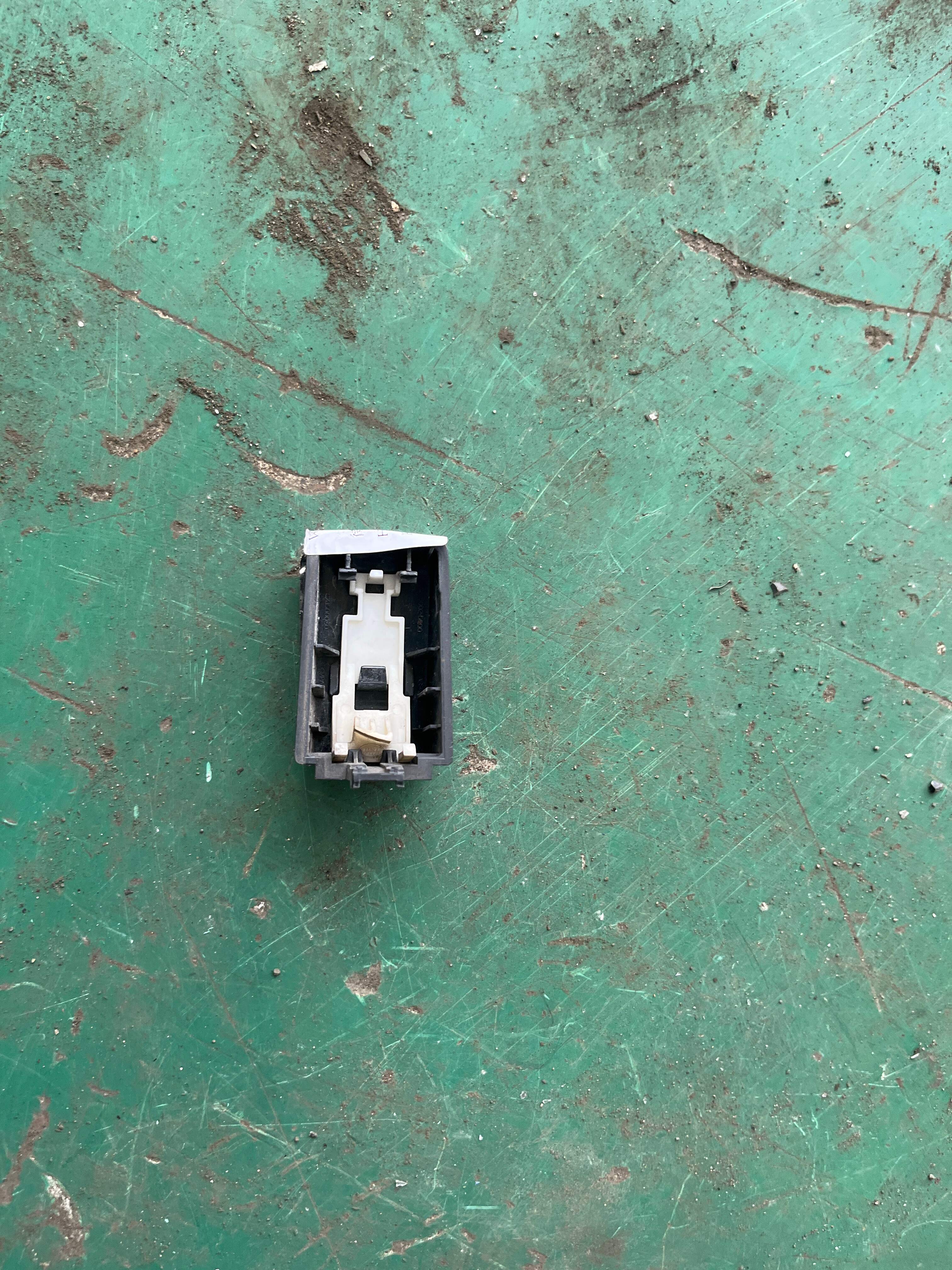 LR006877 Front Door Outer Handle Cover, Left