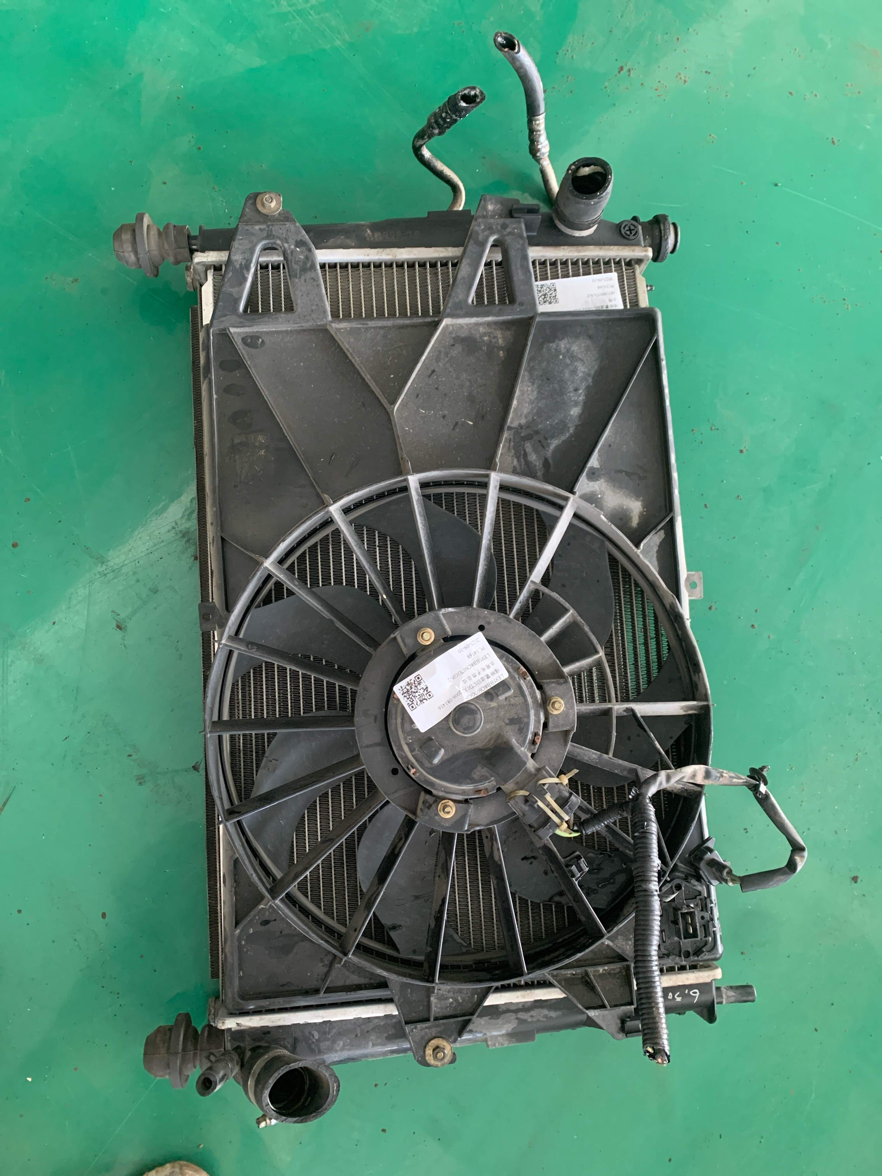 LE95BB8C607GGP 水箱电子扇总成