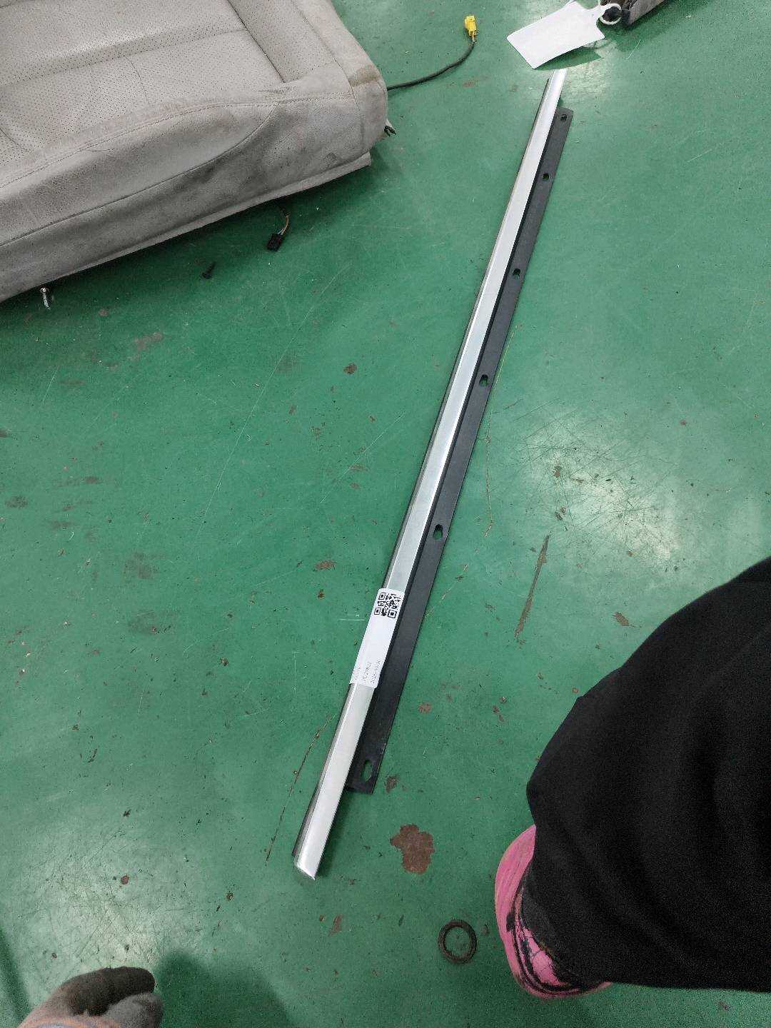 8E0853763G 后门玻璃压条(左外)