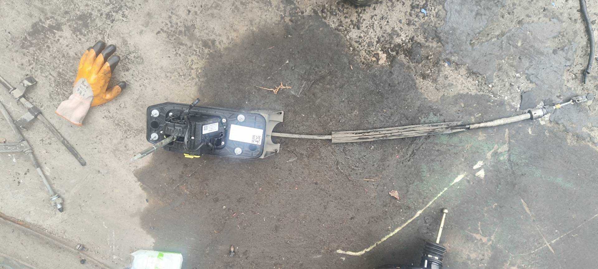 1T1713025AG 换挡操纵装置