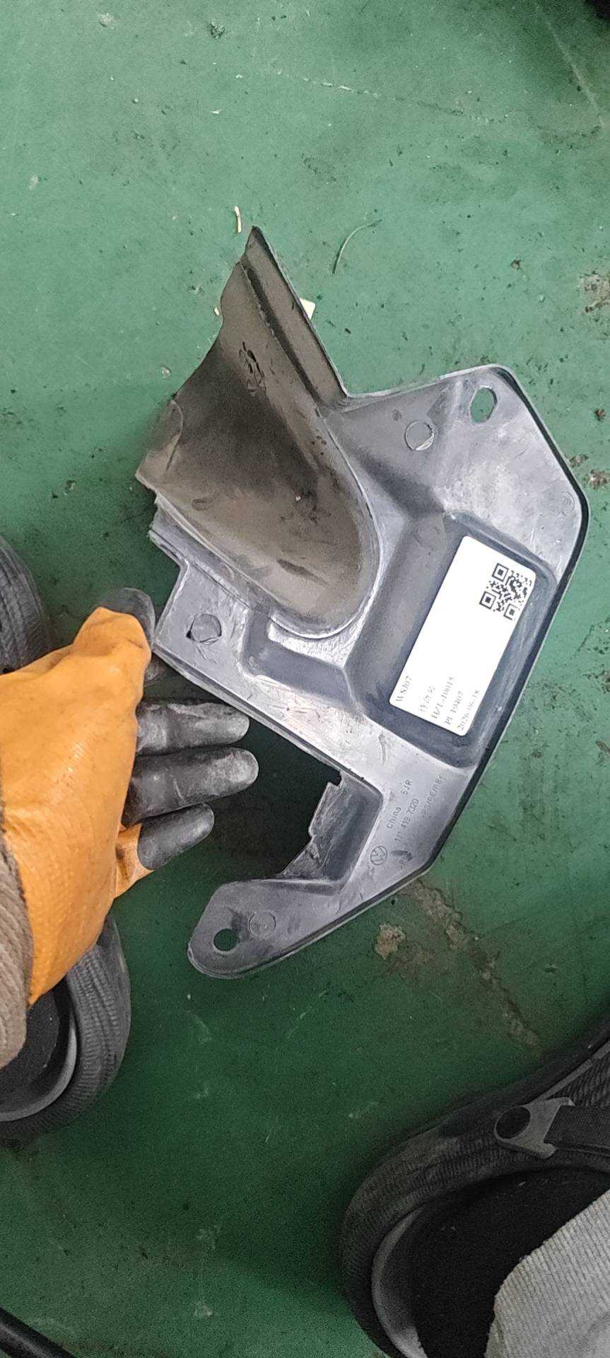 1J1419732D 转向管柱护套