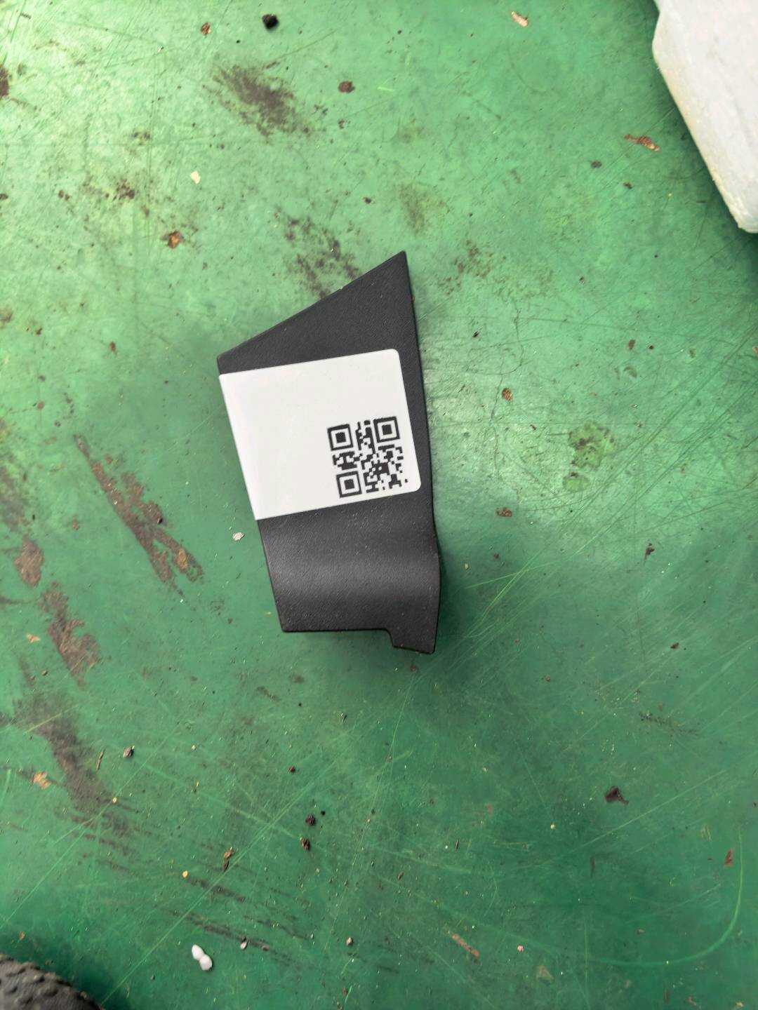 GR2BF266B54AA3JA6 后门内拉手拉线固定胶（右）
