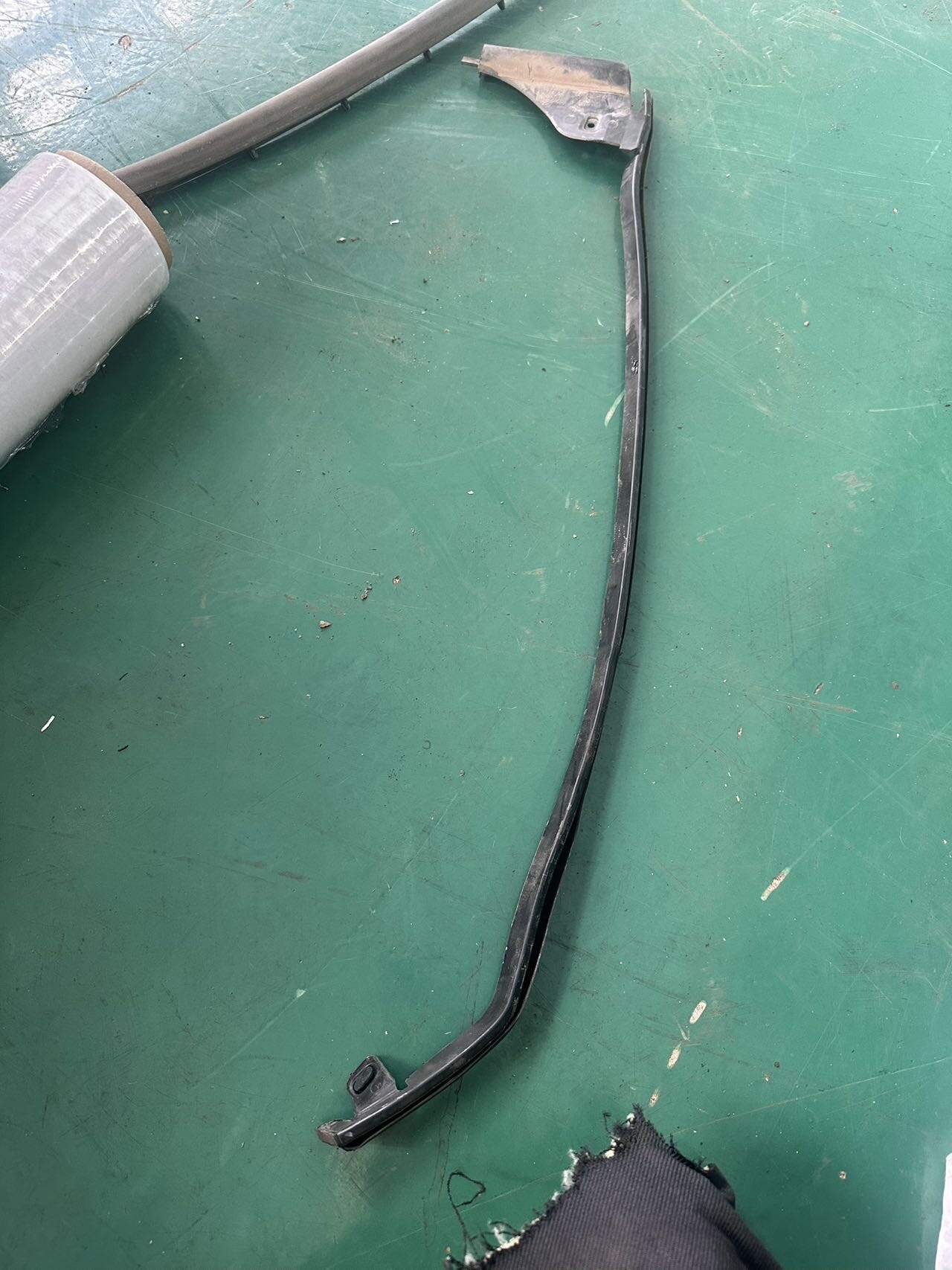 9811286280 Rear Door Body Seal Strip, Right