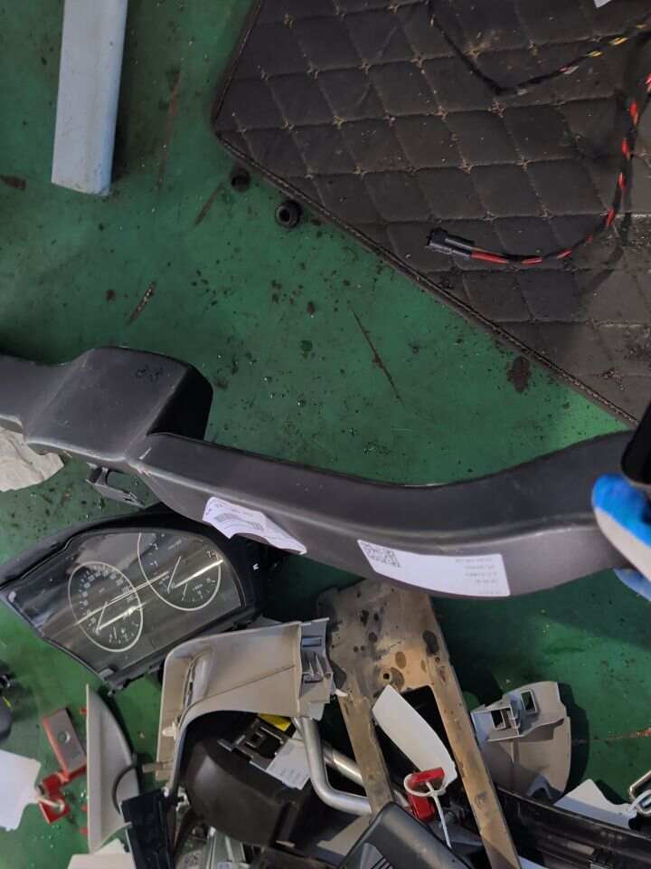 64229263410 后座区通风通道