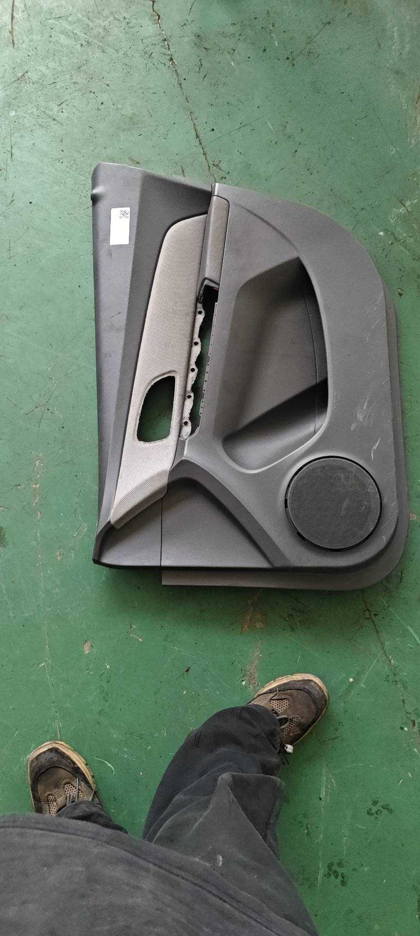 95184261 Front Door Trim Panel, Right
