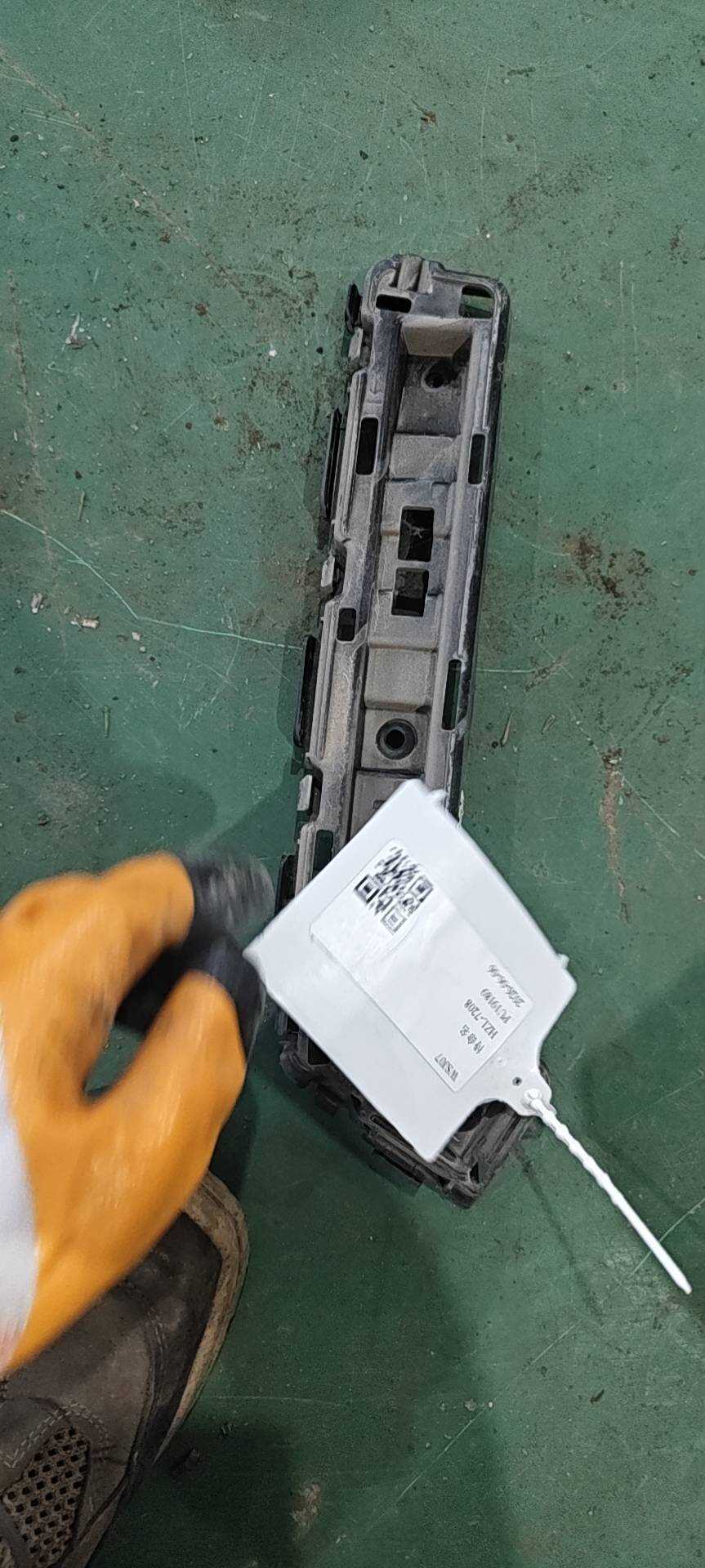 6600194611 后保险杠右支架