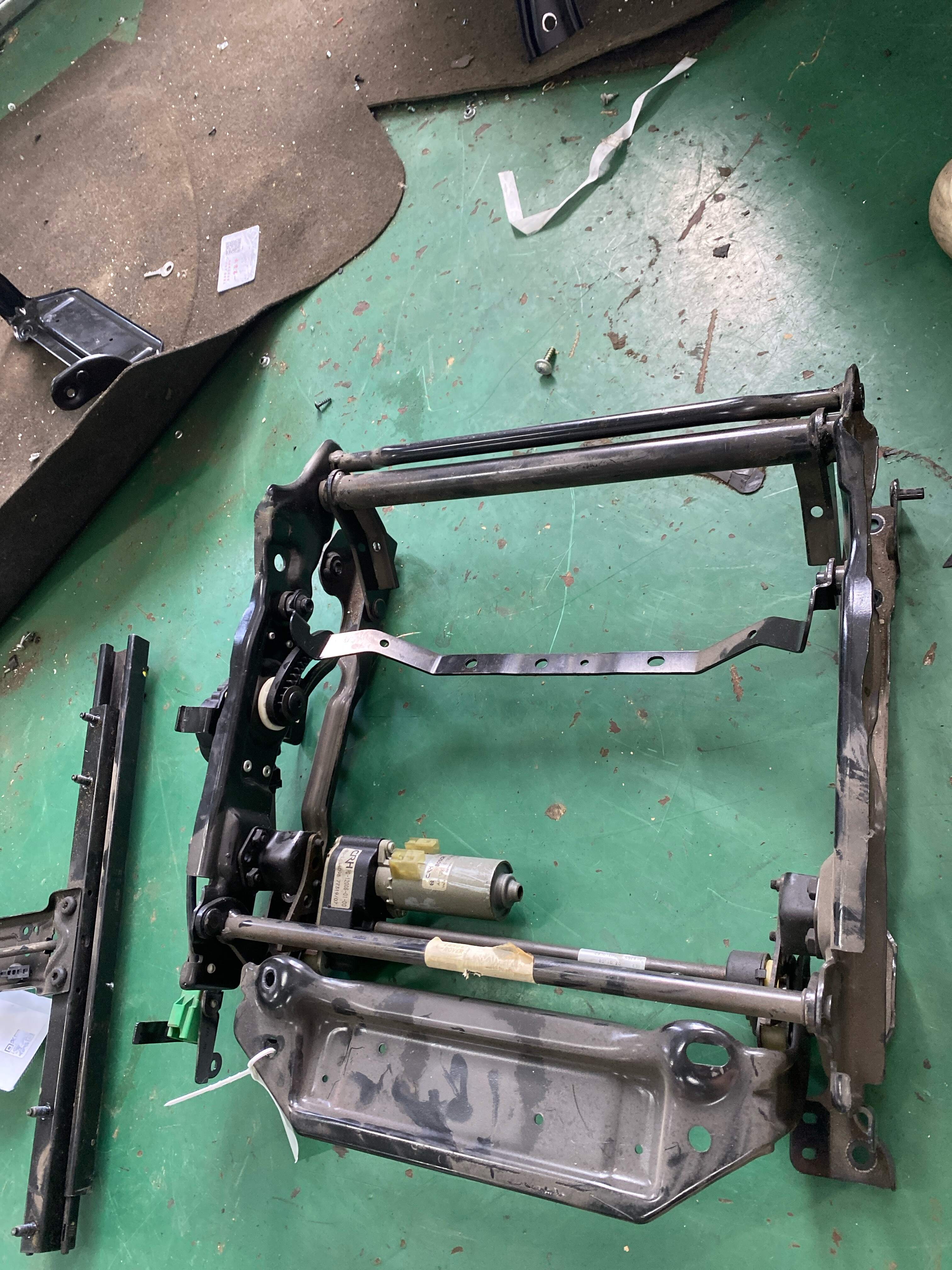 HFP500130 副驾驶员座椅底座骨架