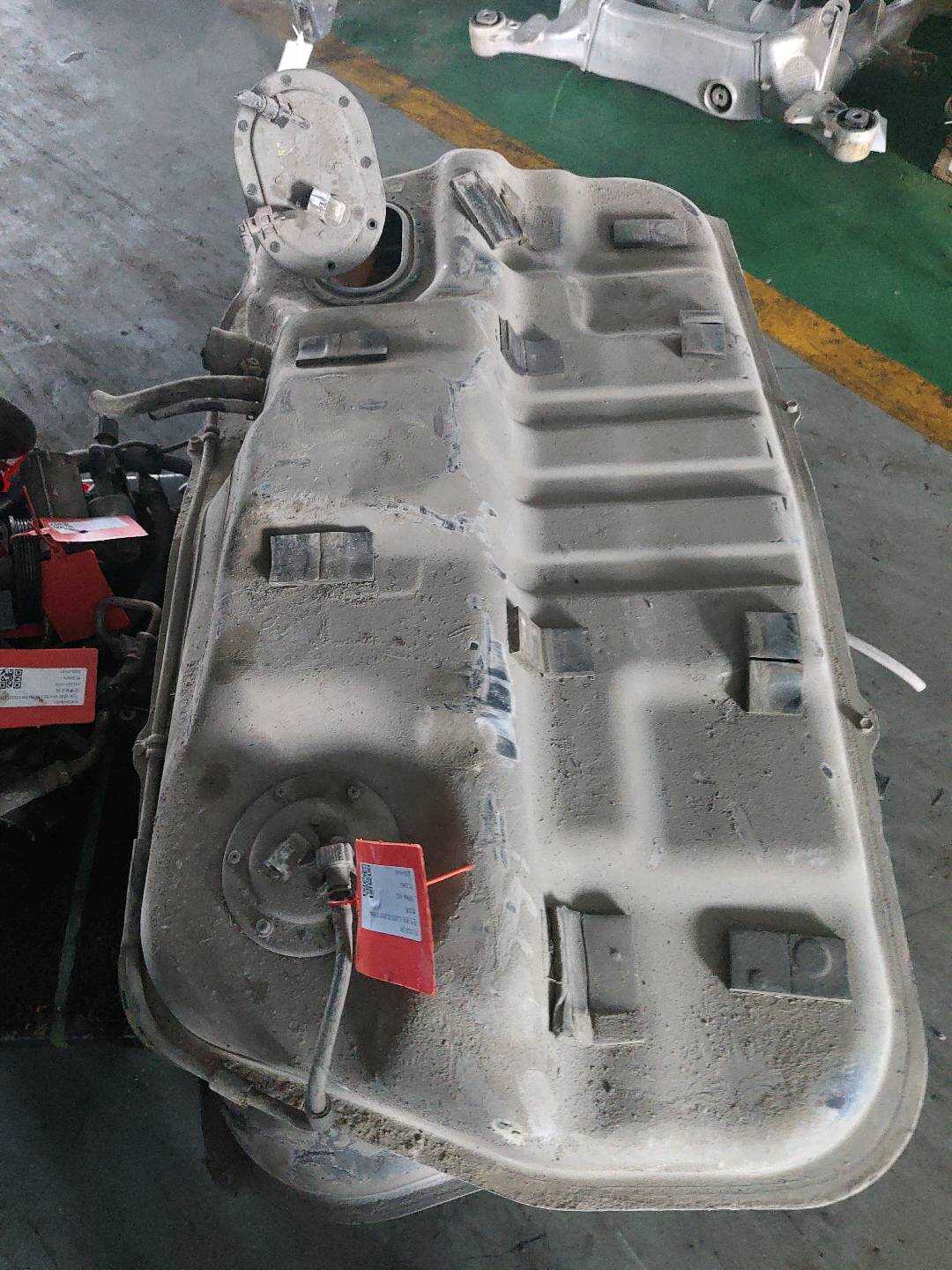 311502E100 燃油箱