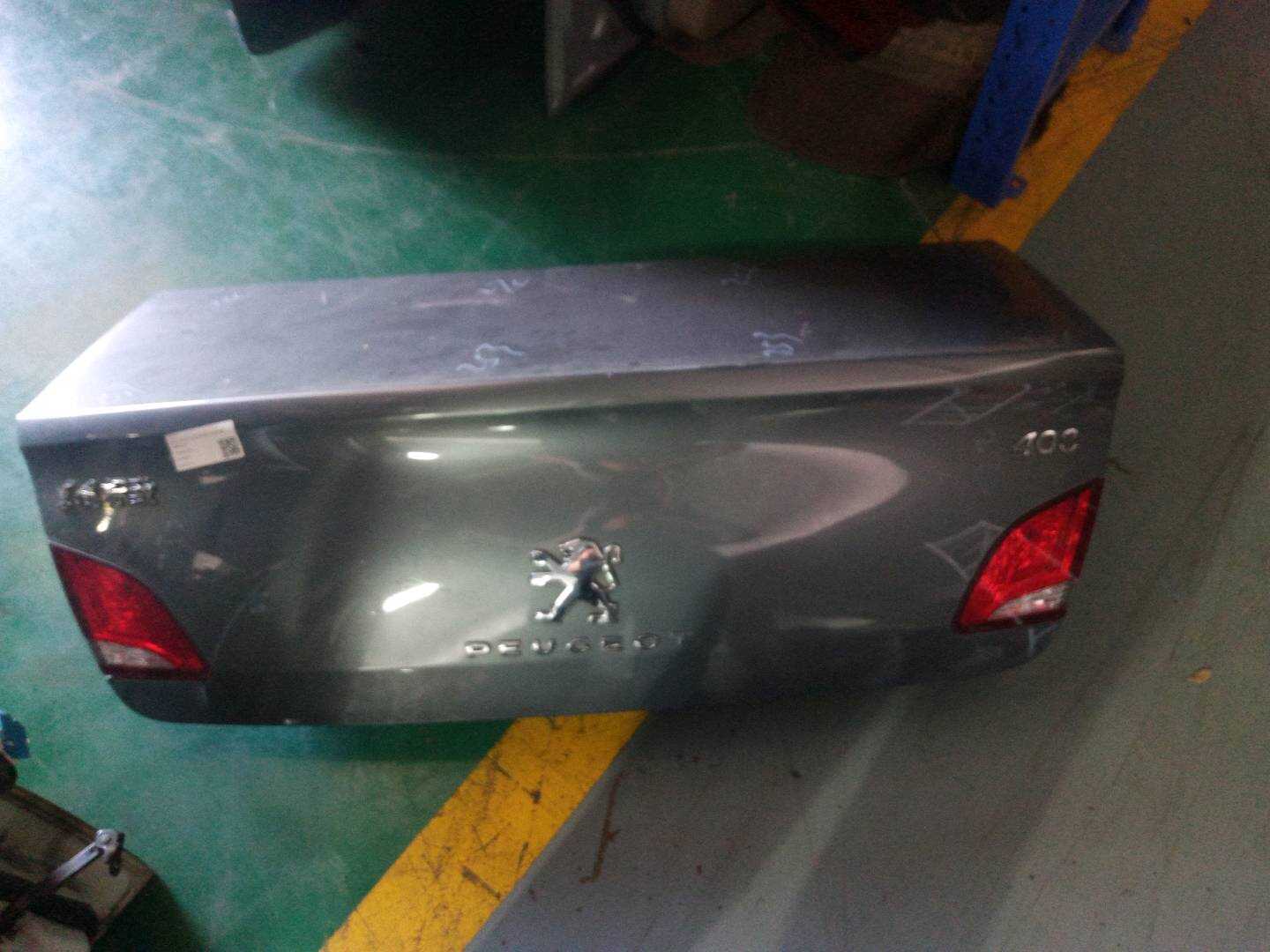 8606A7 Trunk Lid Assembly